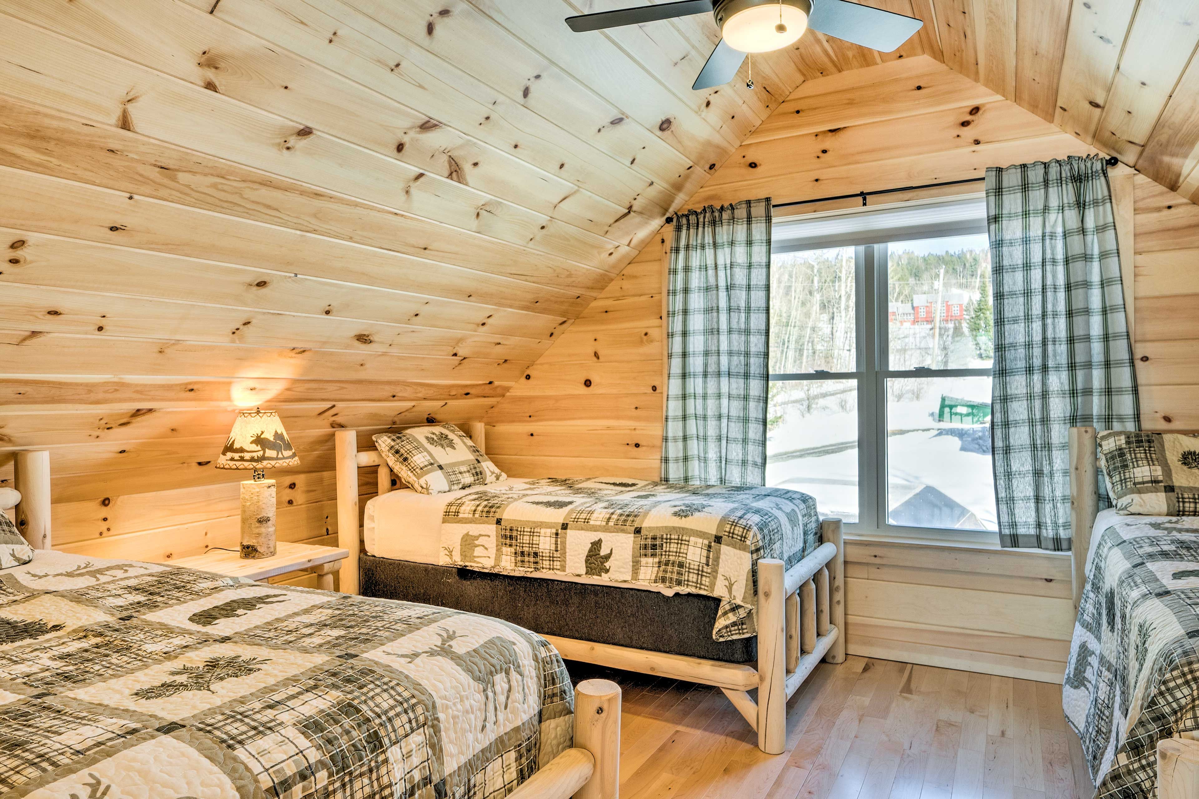 Bedroom 1 | Full Bed | 2 Twin Beds