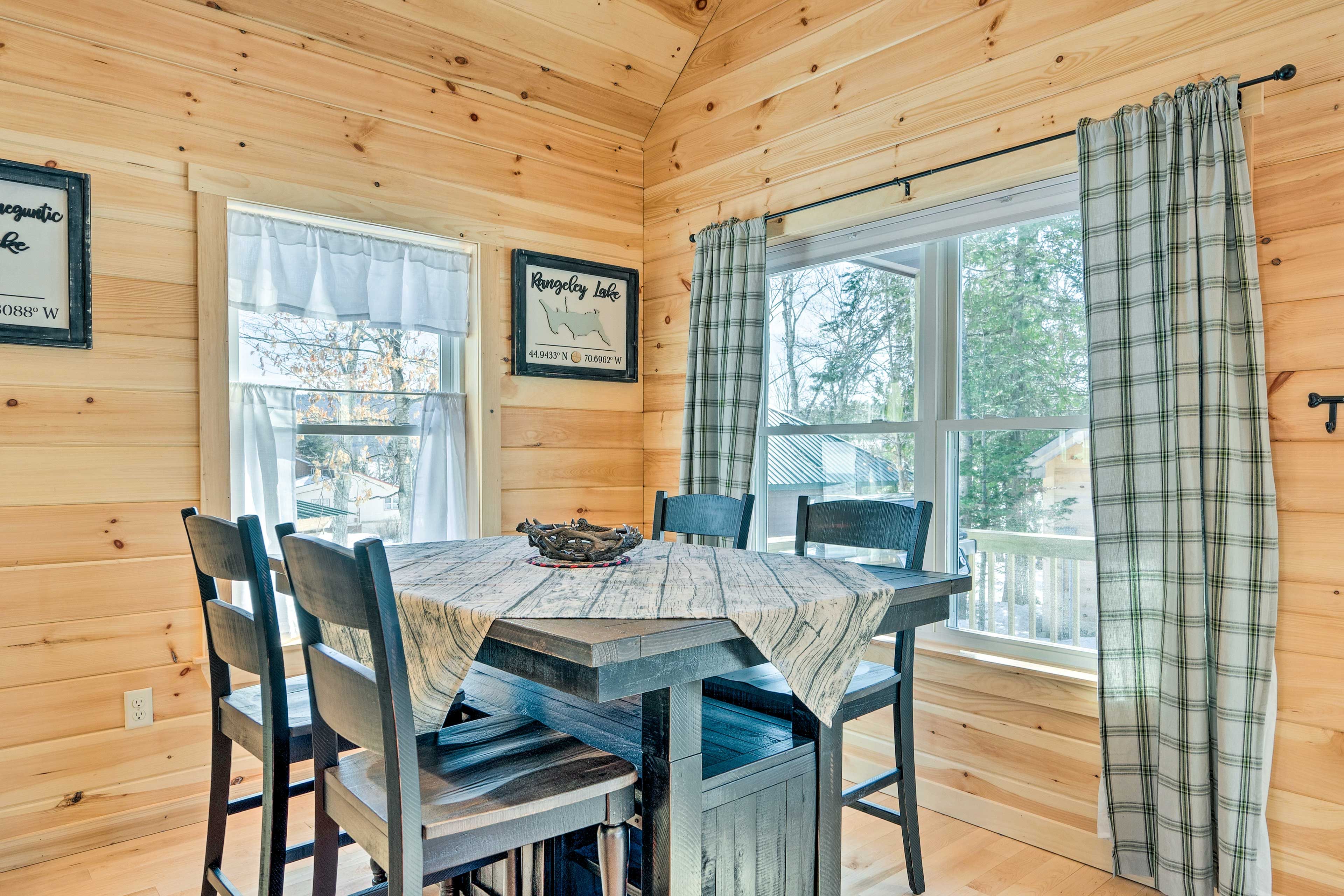Dining Area | Dishware & Flatware
