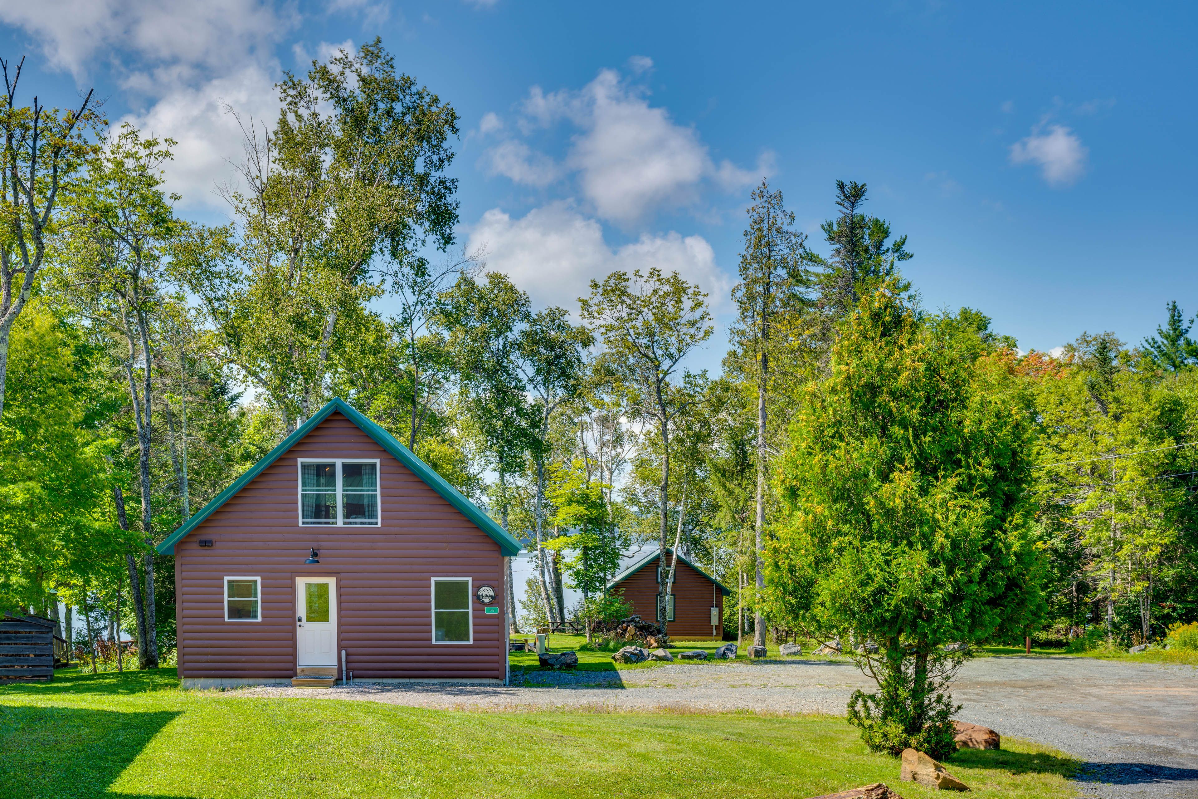 Exterior | Parking | Driveway (2 Vehicles)