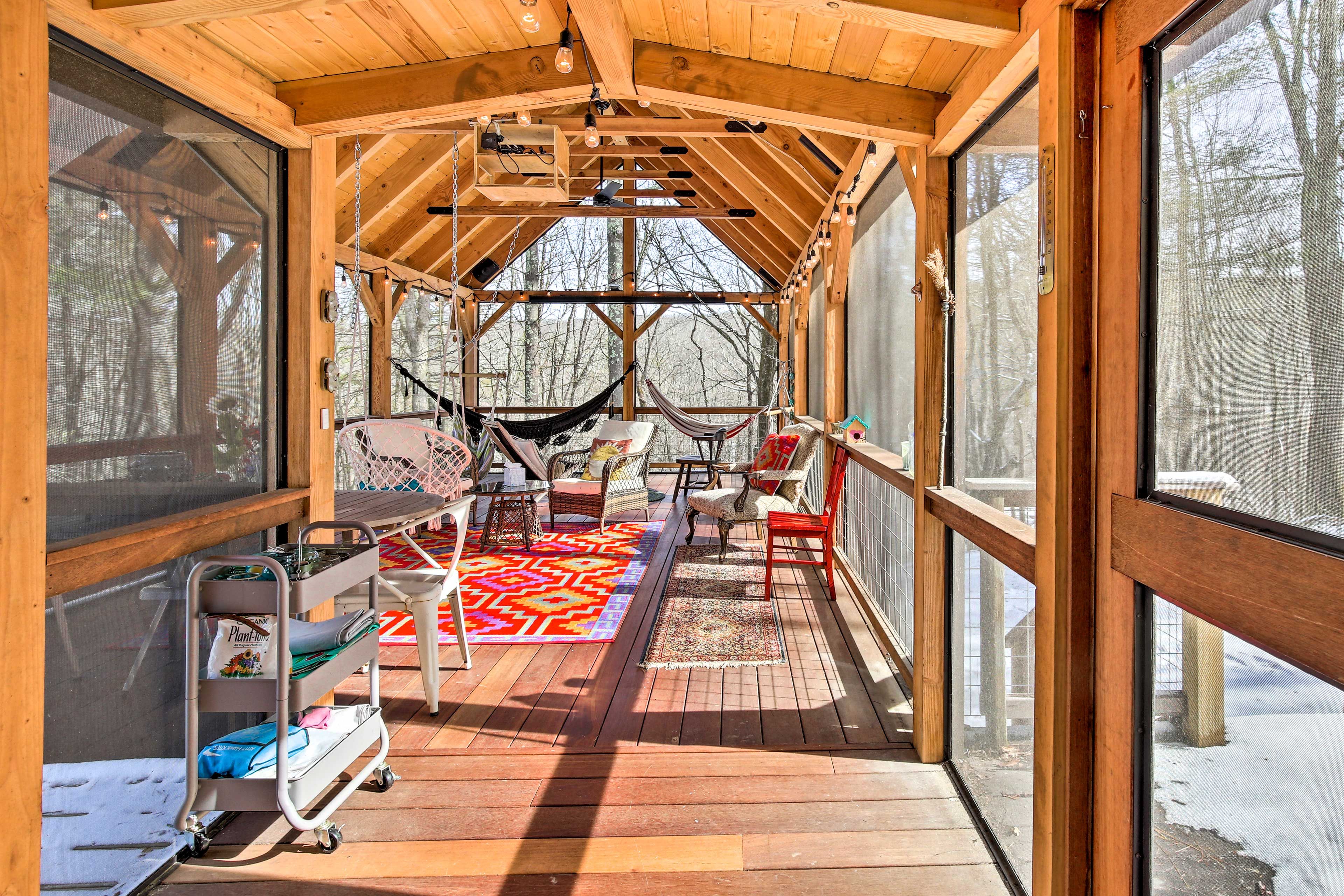 Screened-In Porch