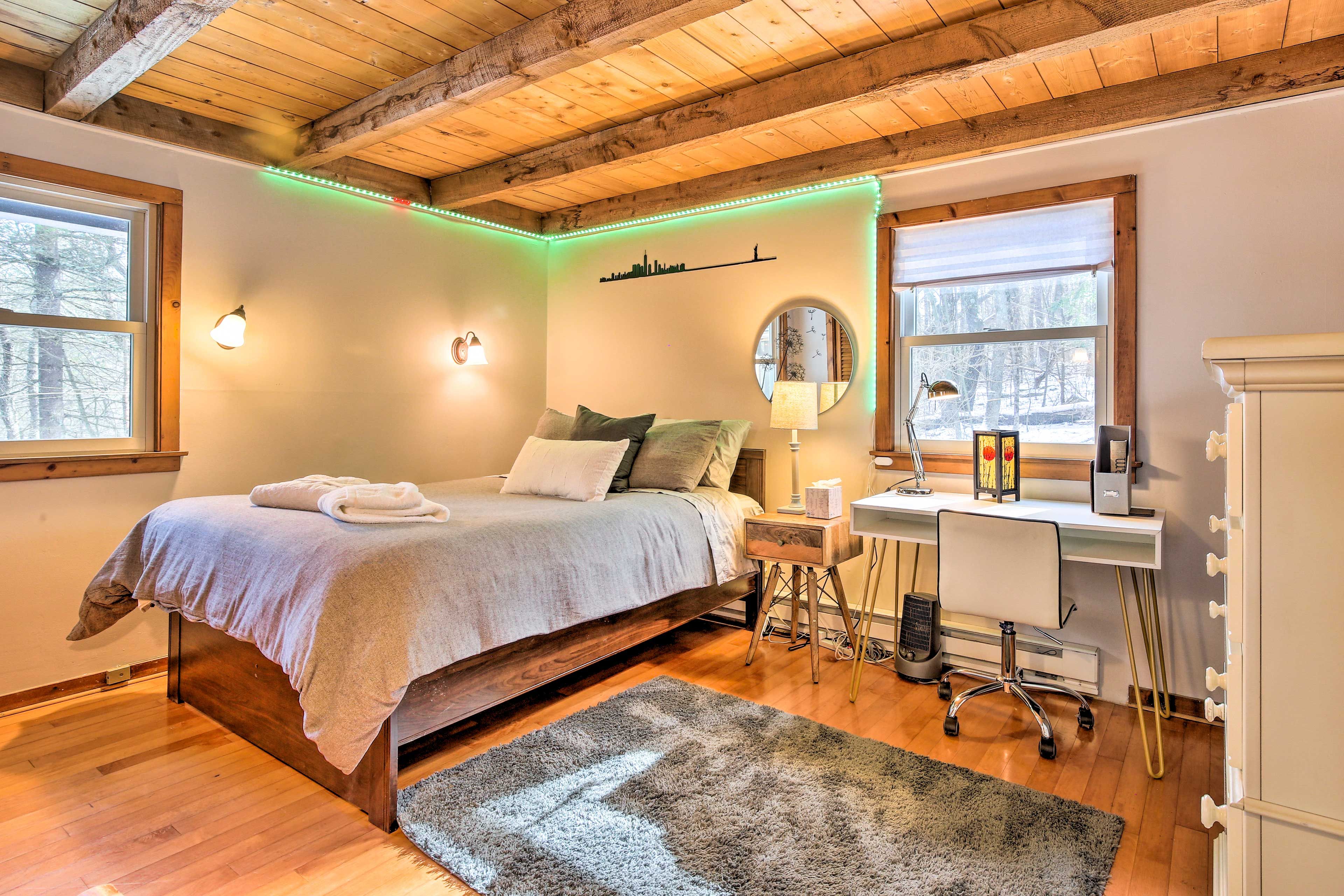 Bedroom 2 | Queen Bed