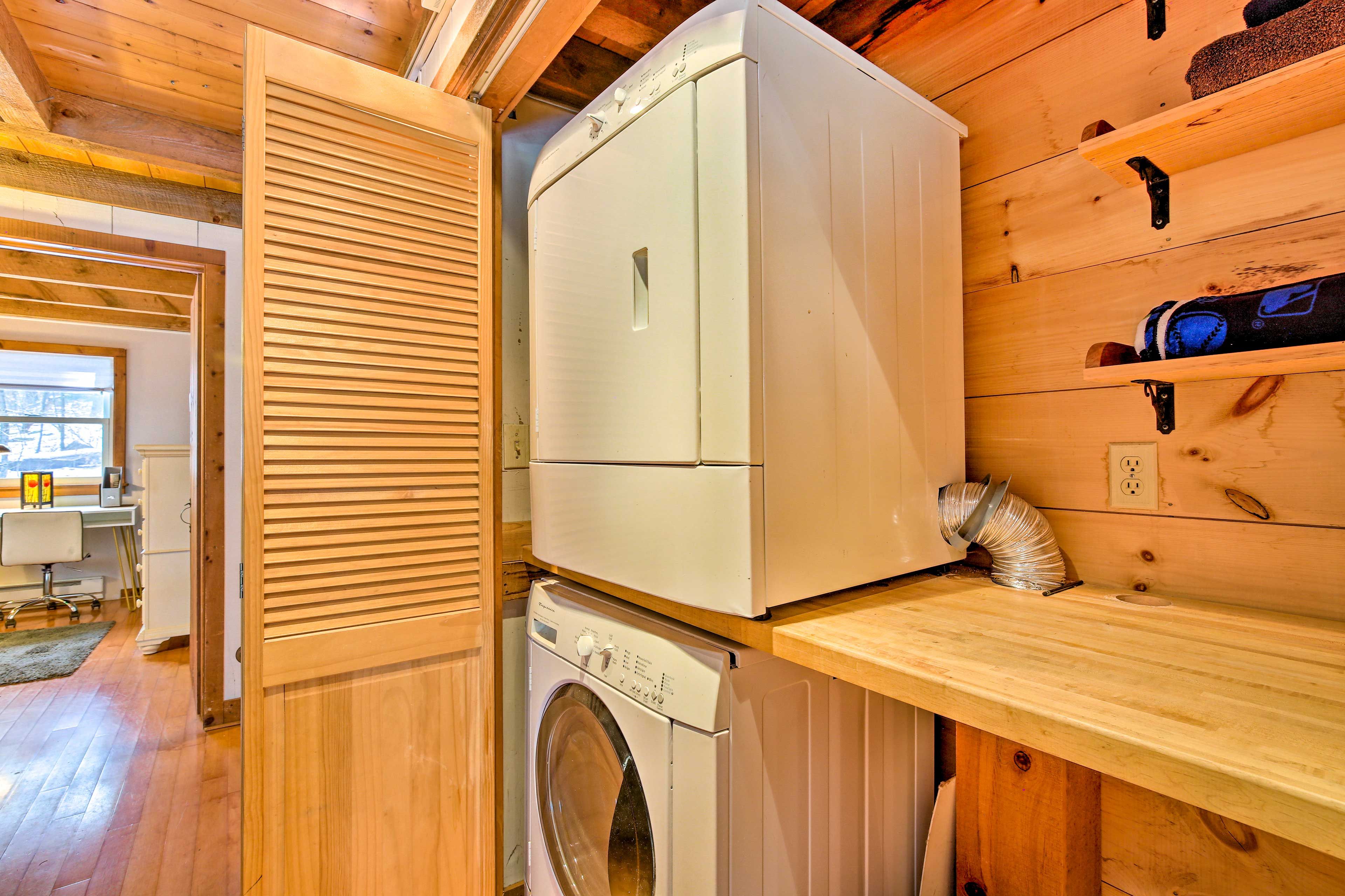 Washer & Dryer | Linens Provided