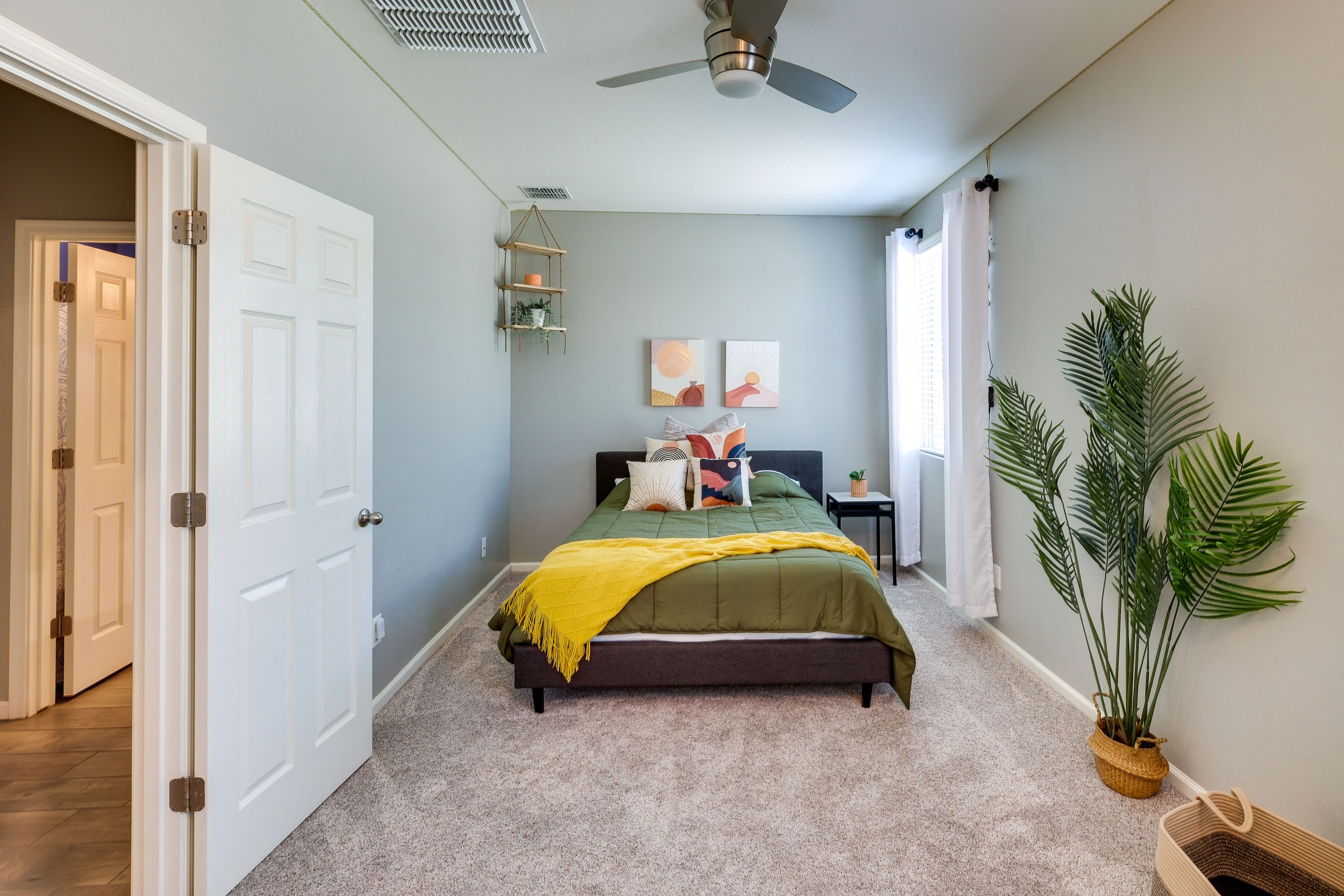 Bedroom 2 | Queen Bed | Desk | Hangers