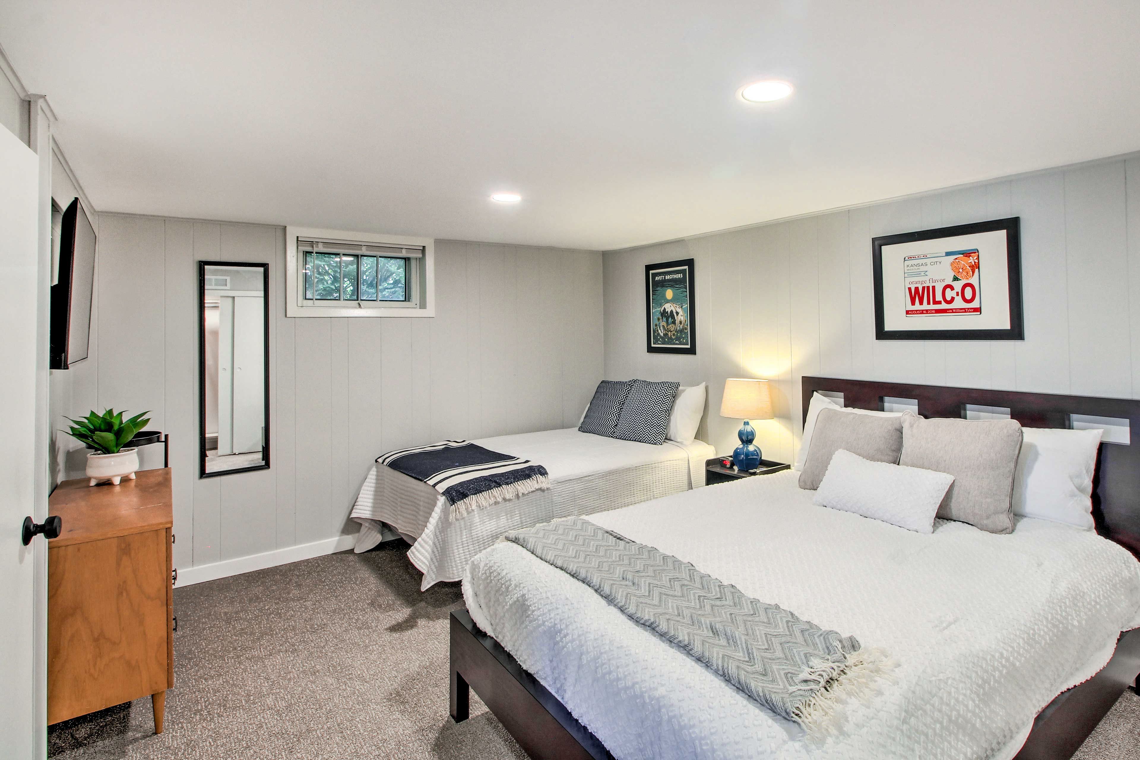 Bedroom 4 | Queen Bed | Full Bed