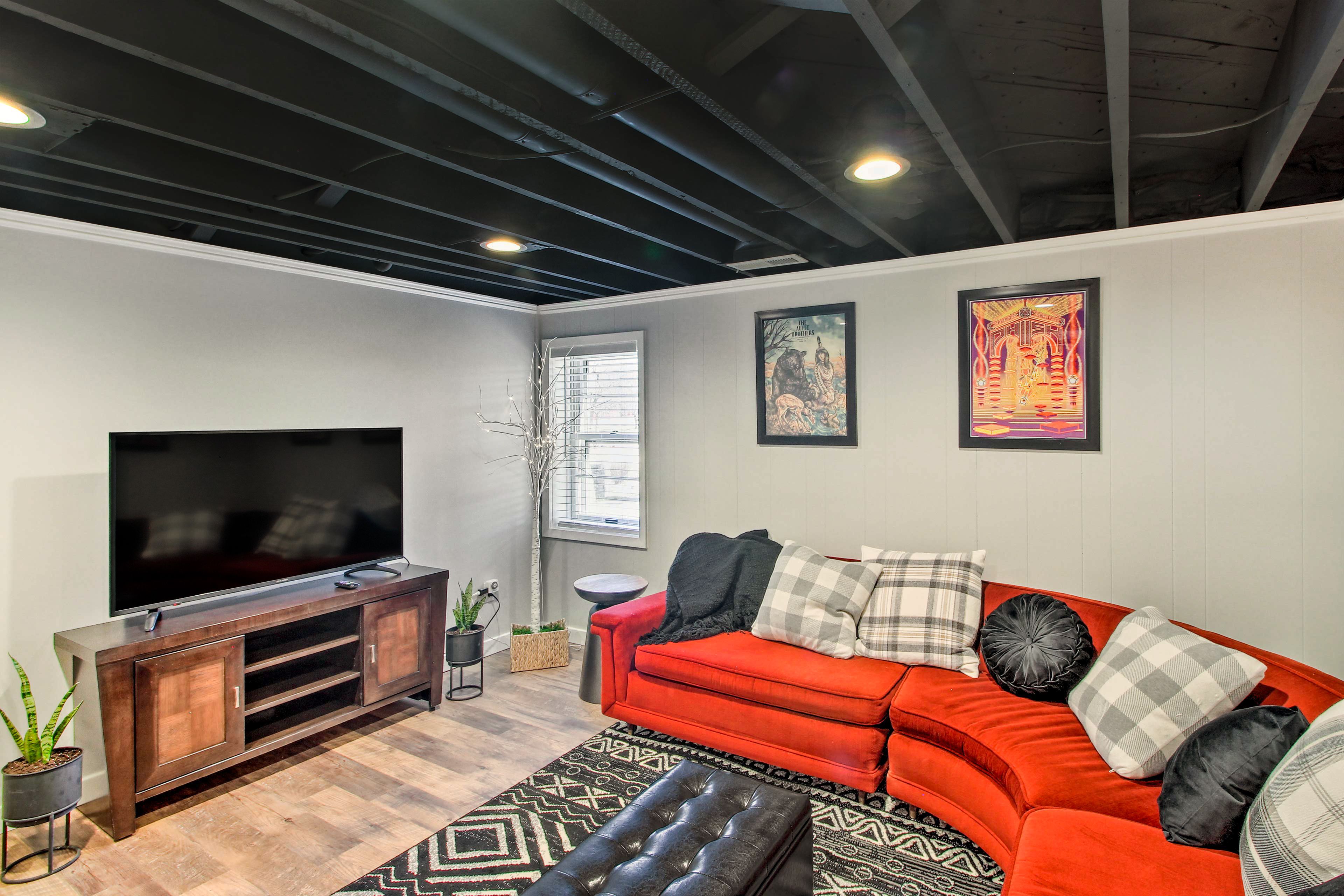 Game Room | Smart TV | Free WiFi (150 Mbps)