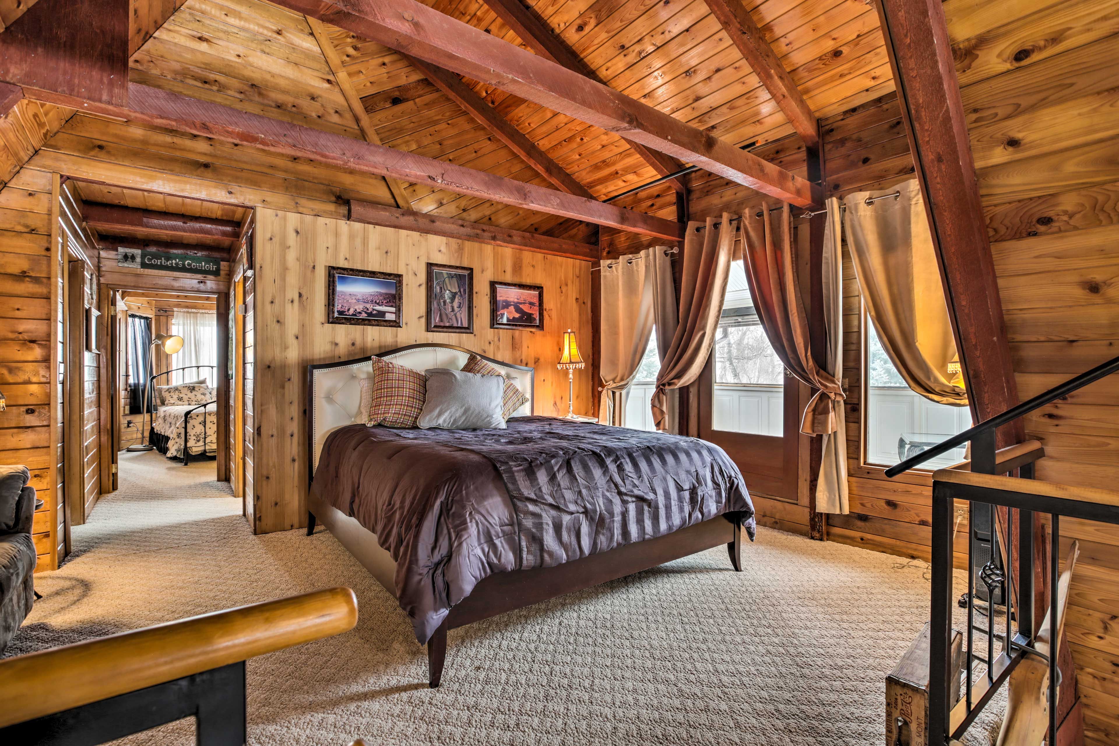 Loft | 2 King Beds | Queen Bed | 2nd Floor