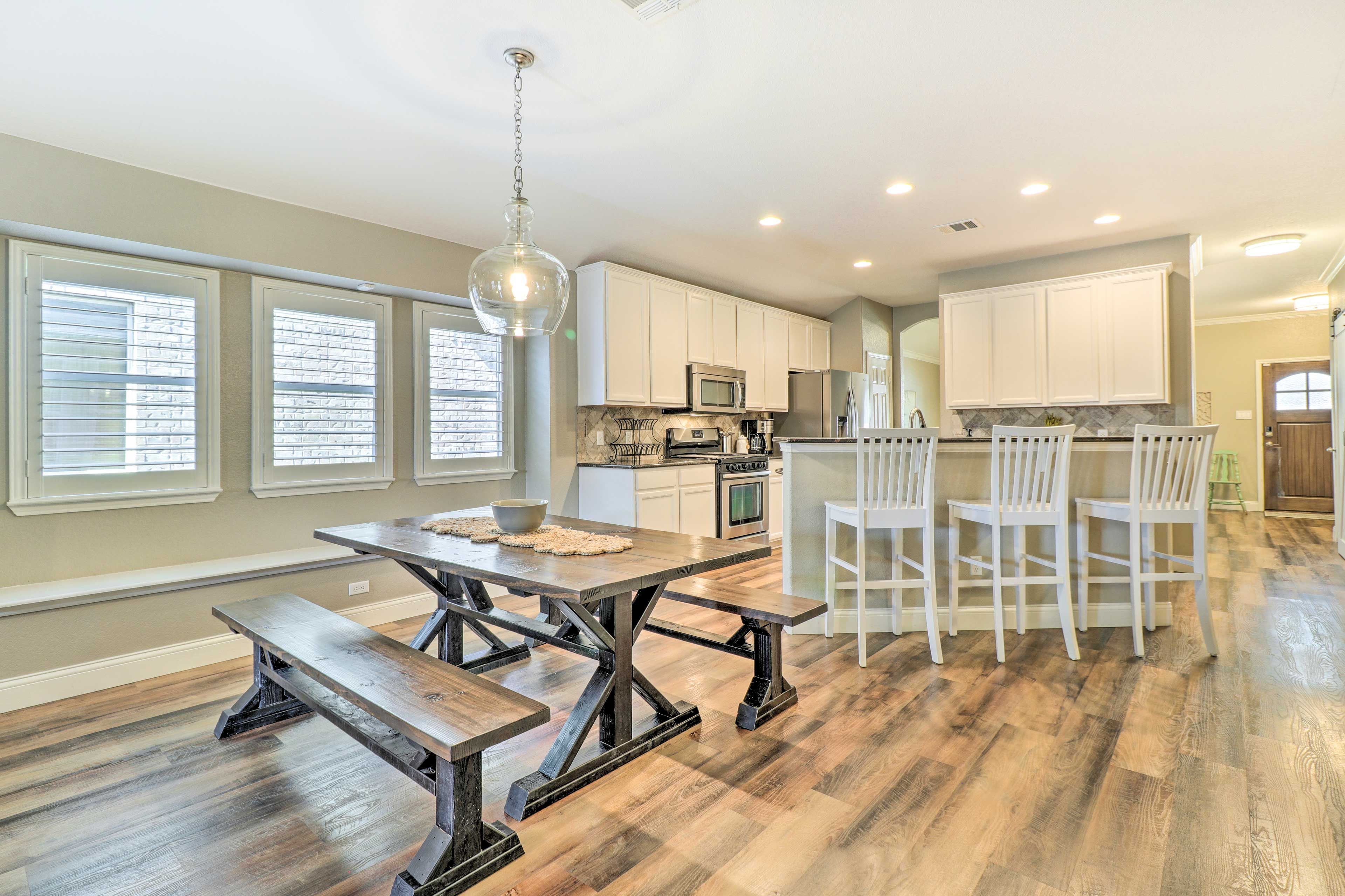 Dining Area | Dishware & Flatware