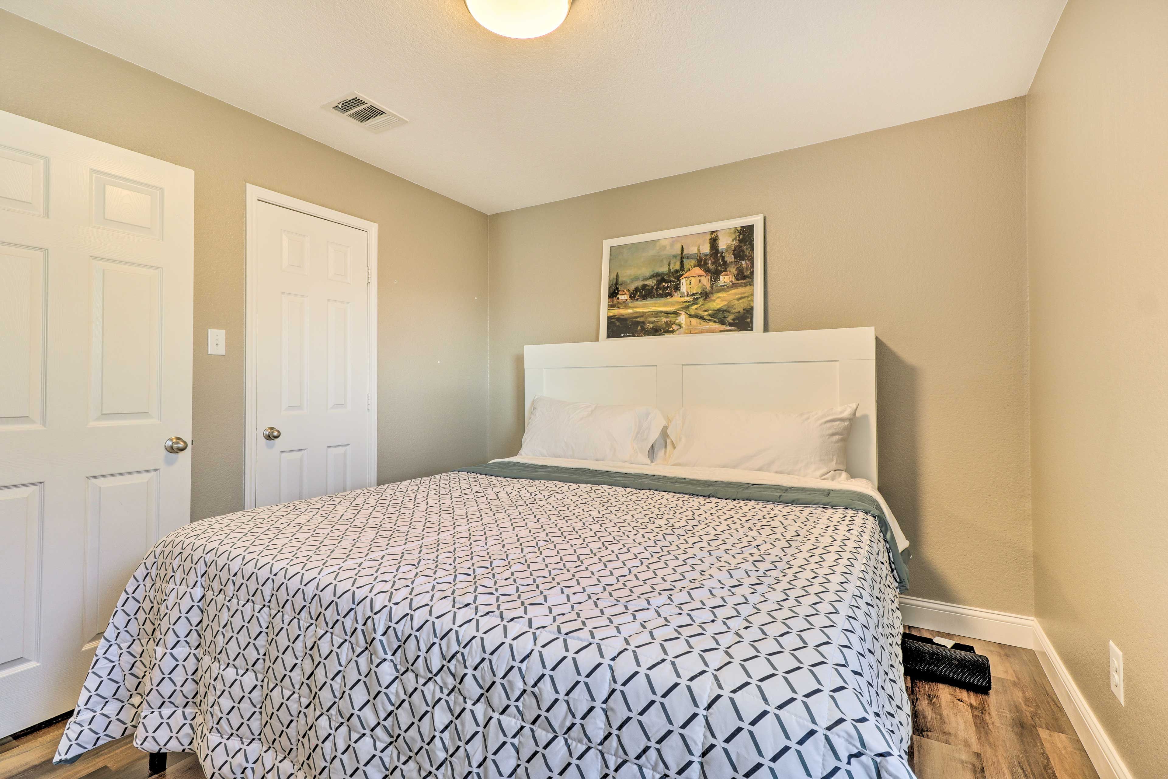 Bedroom 2 | King Bed