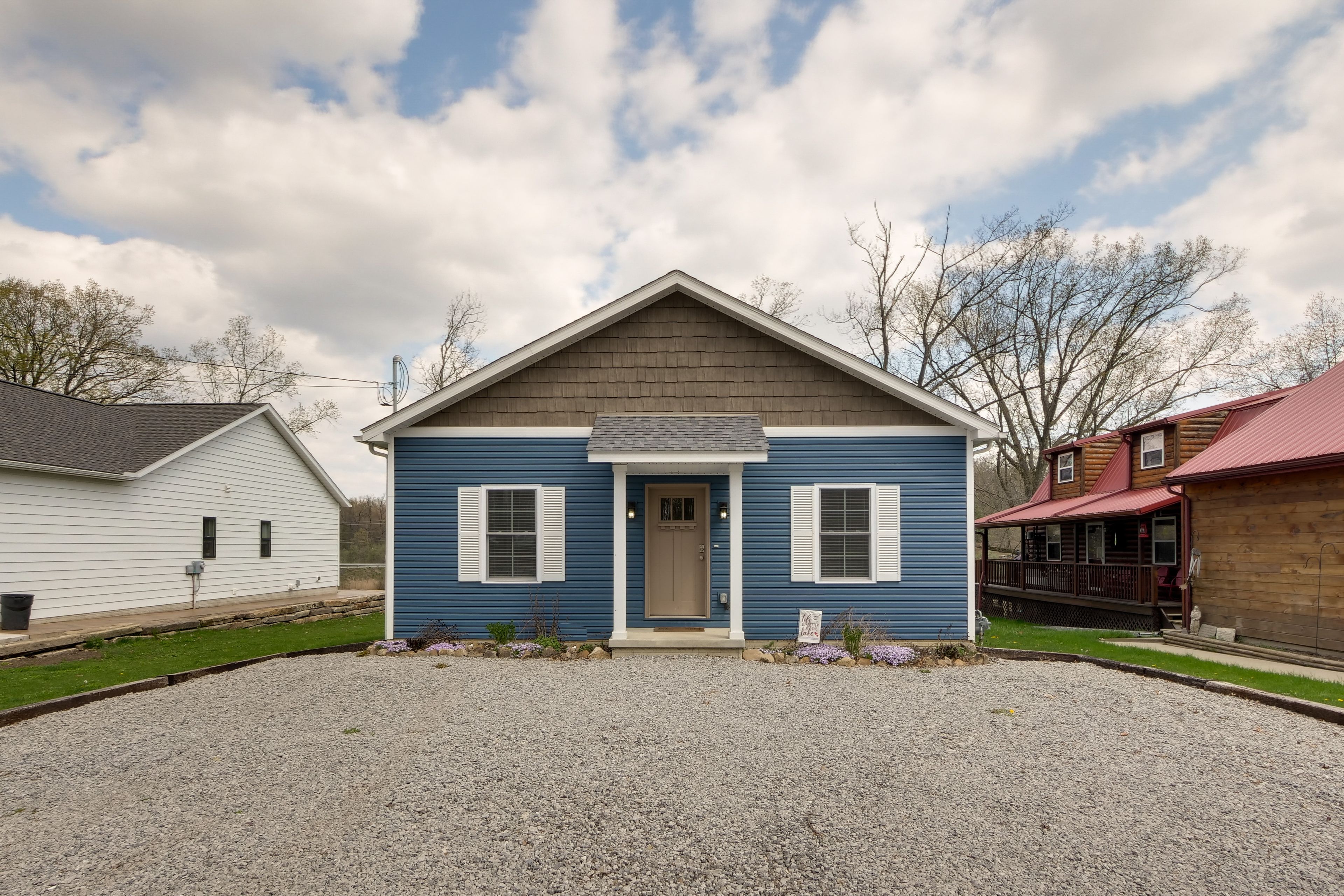 Parking | Gravel Driveway (6 Vehicles) | Trailer Parking Available in Driveway