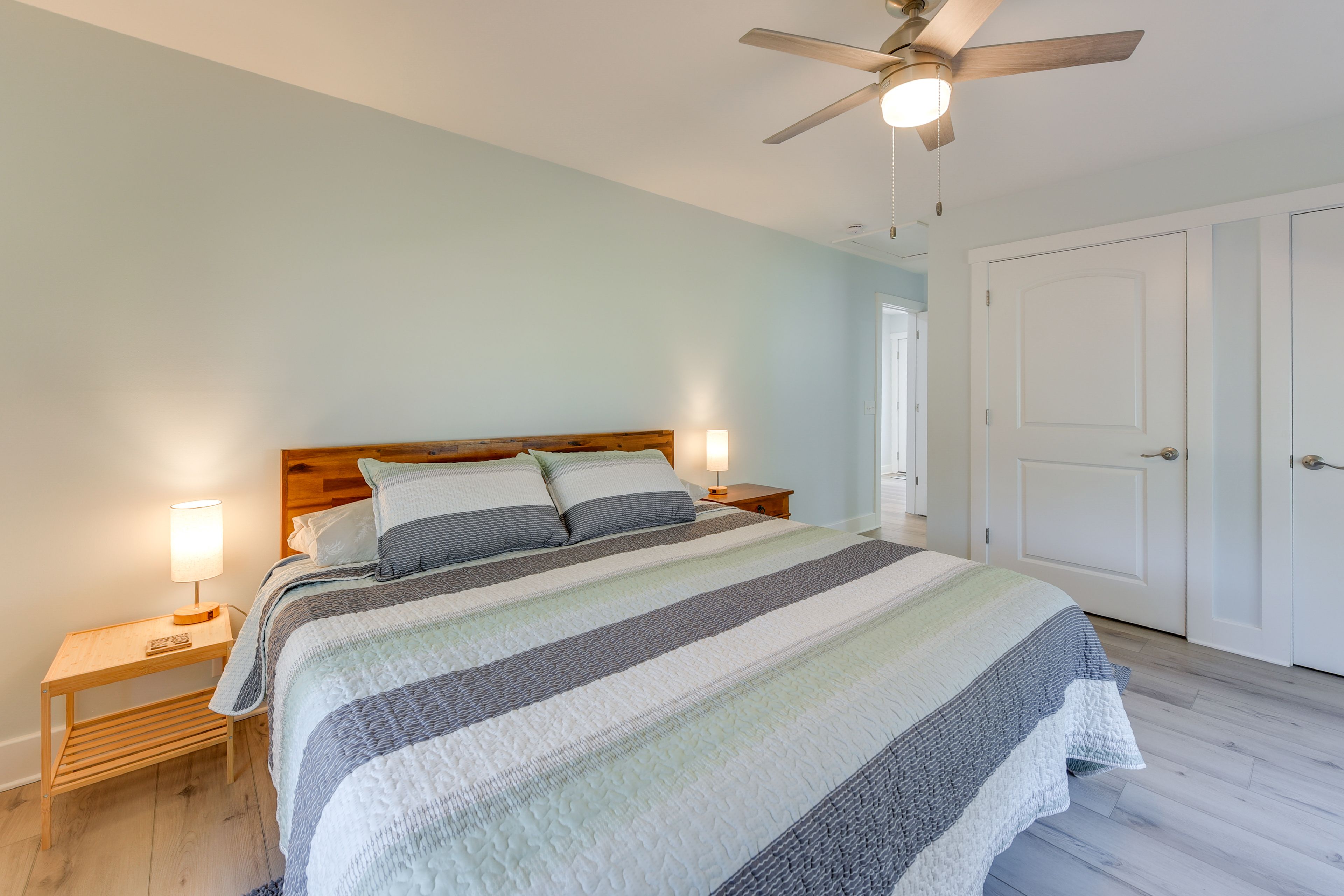 Bedroom 1 | King Bed