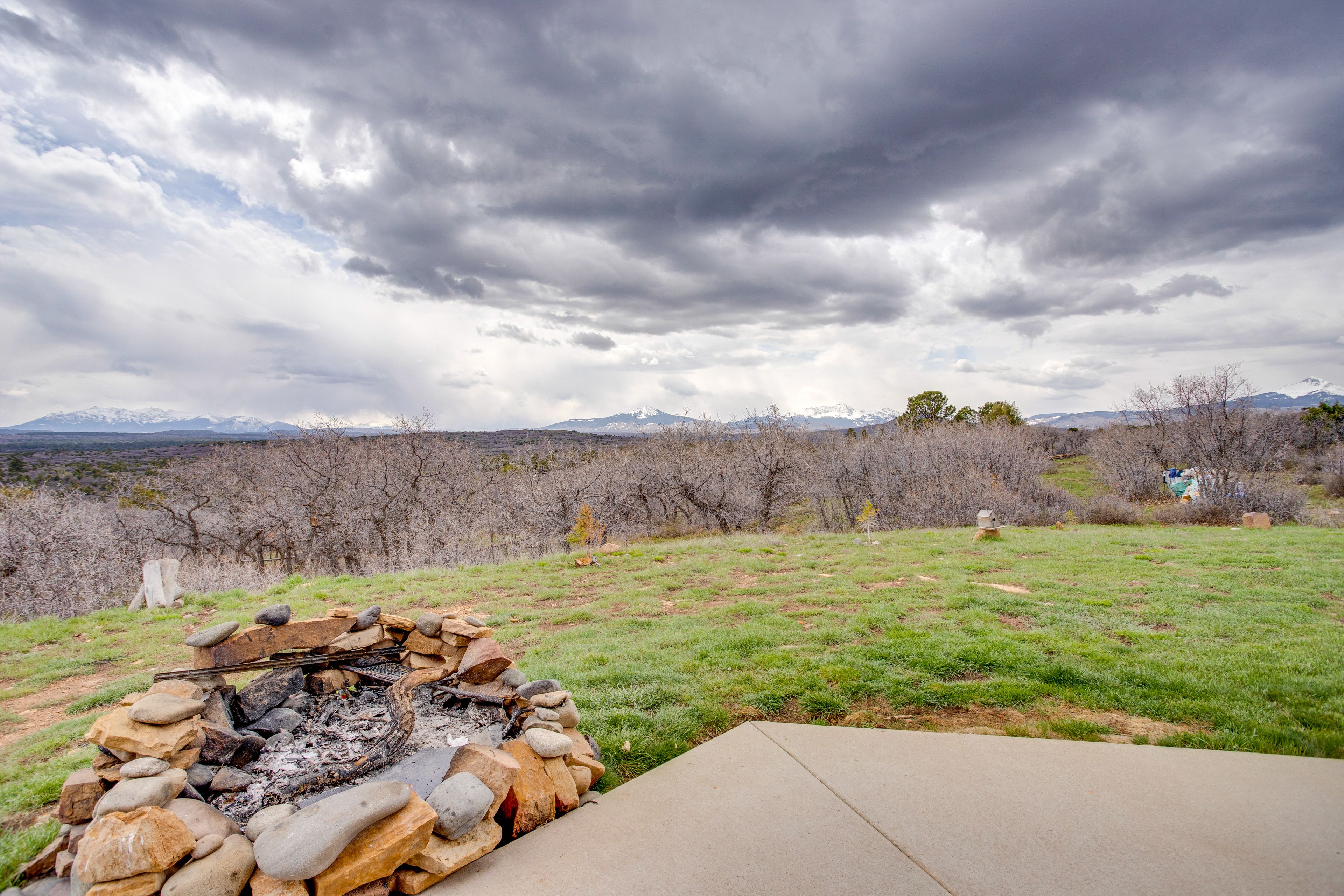 Wraparound Patio | Mountain View | Gas Grill | Wood-Burning Fire Pit