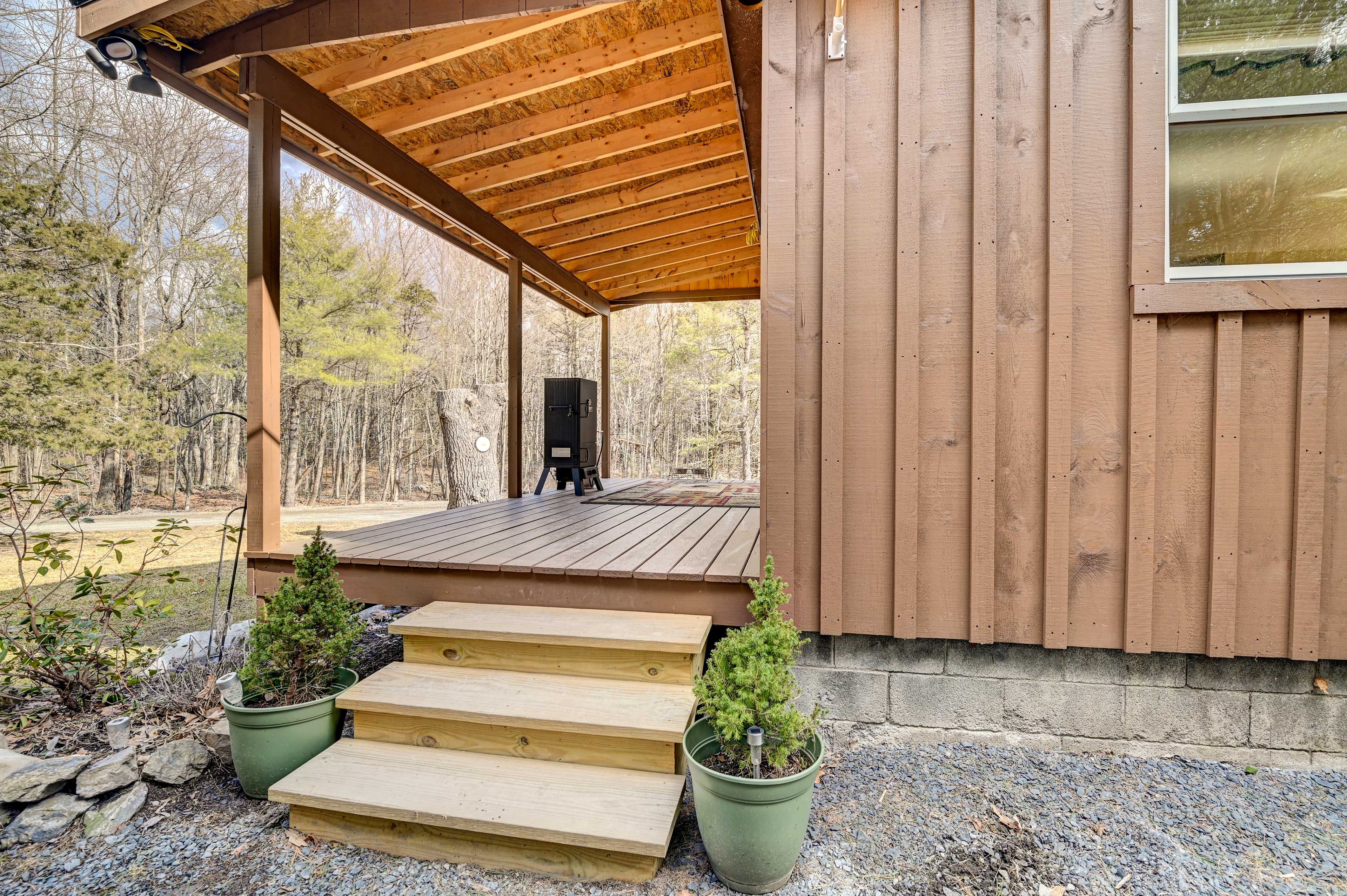 Front Entry | 1 External Security Camera (Facing Driveway)