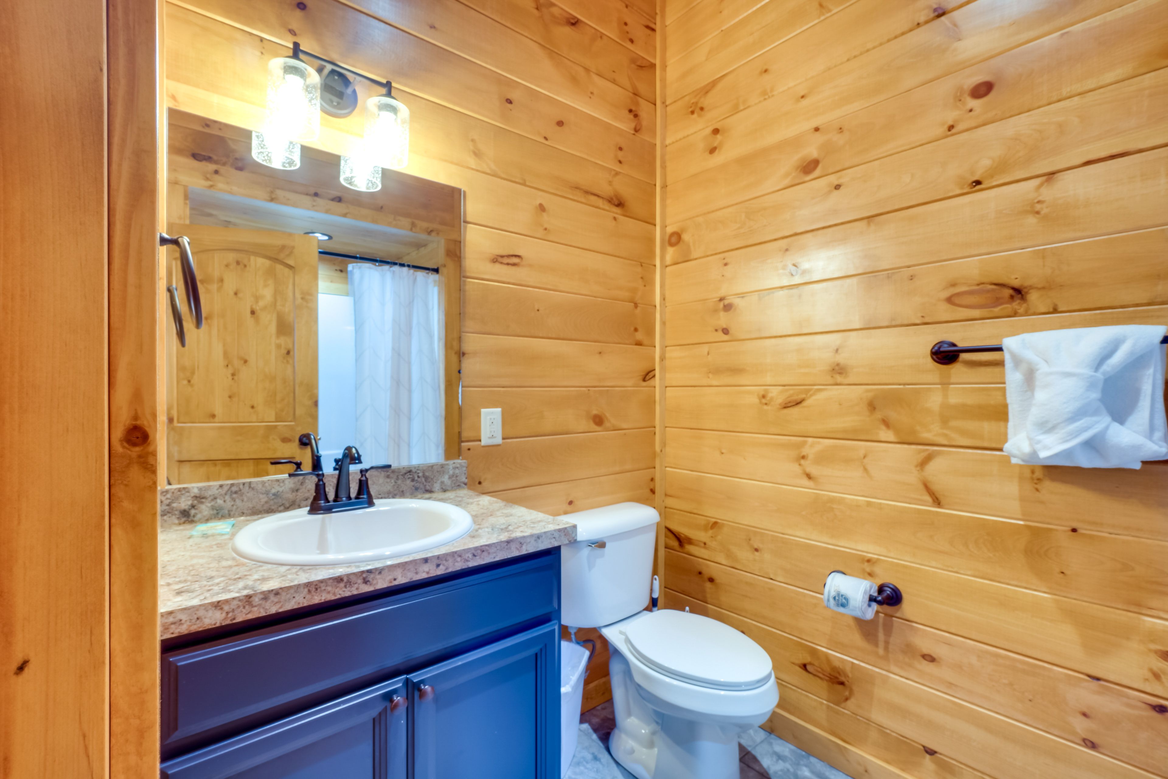 En-Suite Bathroom | Towels Provided | Complimentary Toiletries