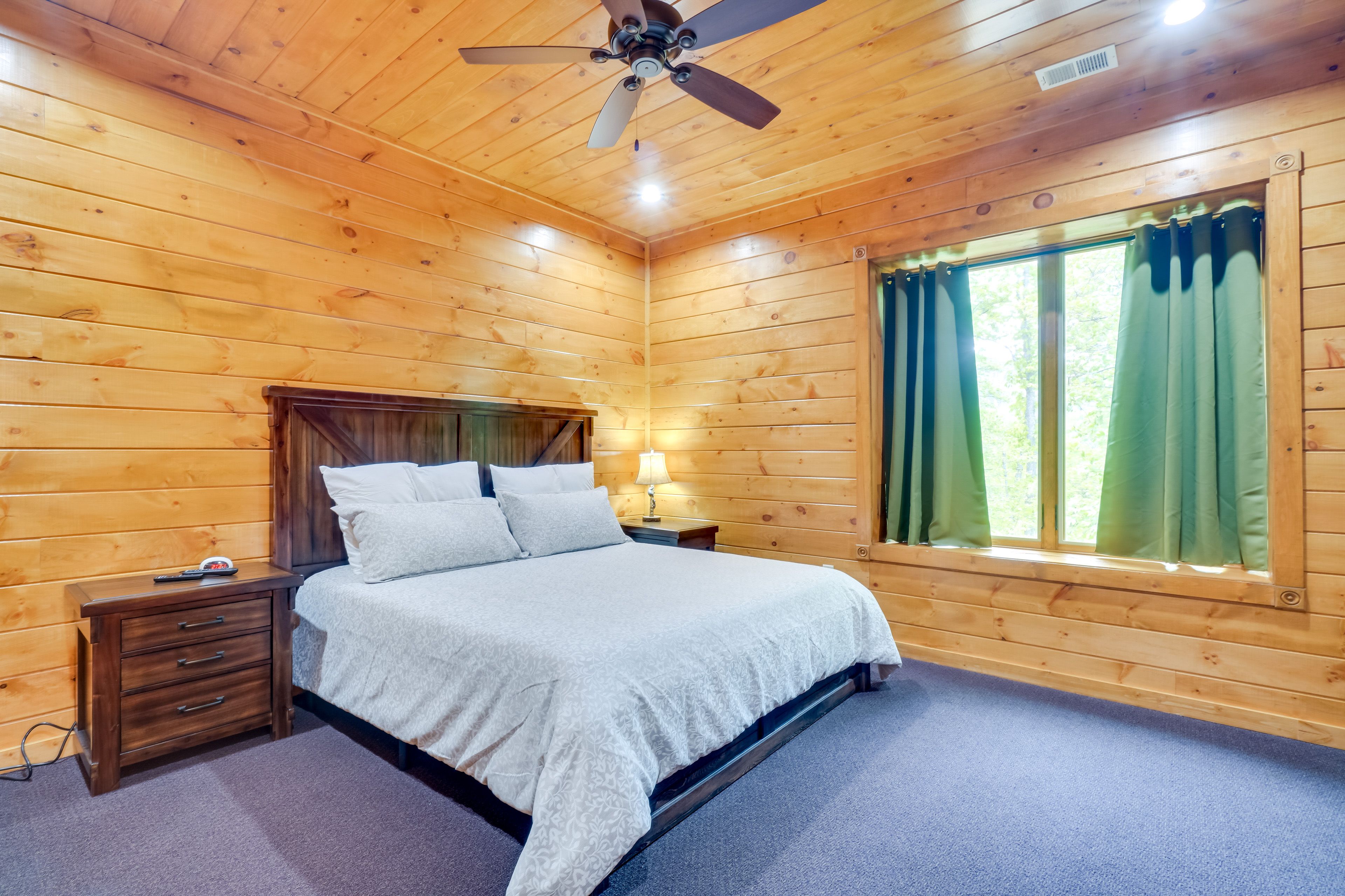 Bedroom 2 | King Bed