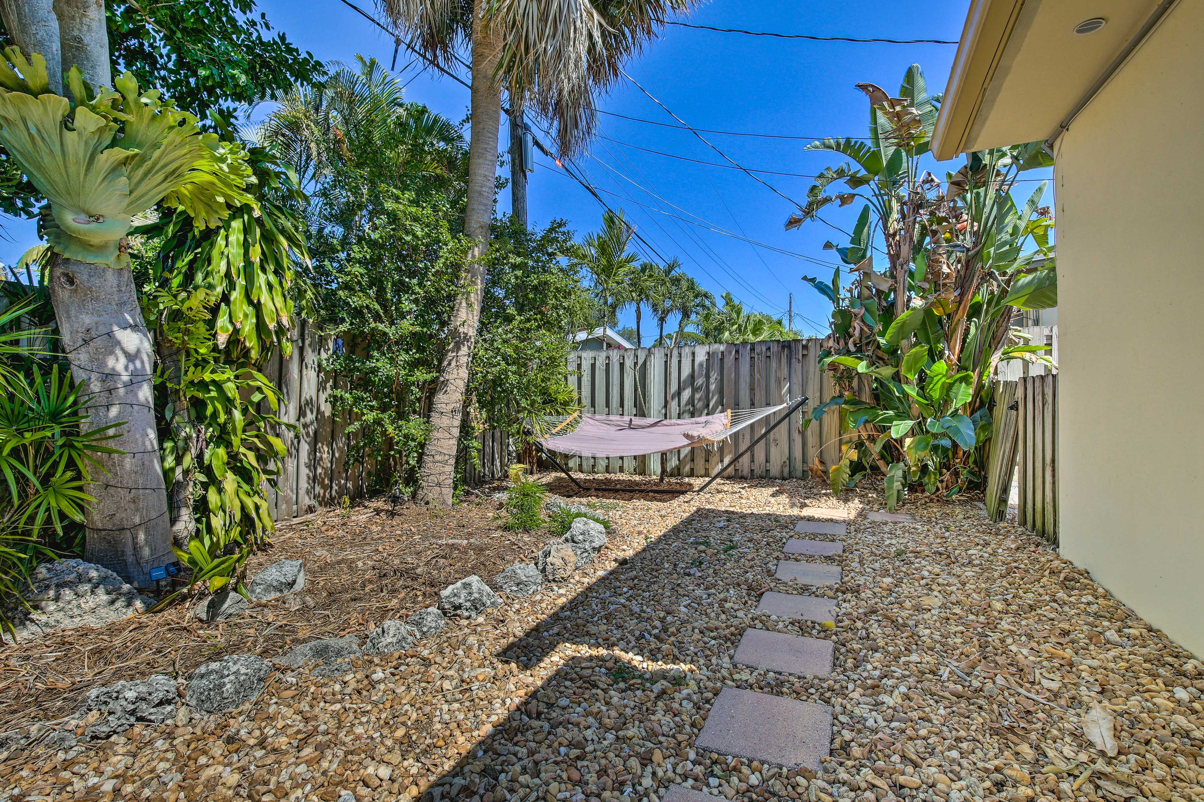 Side Yard | Hammock