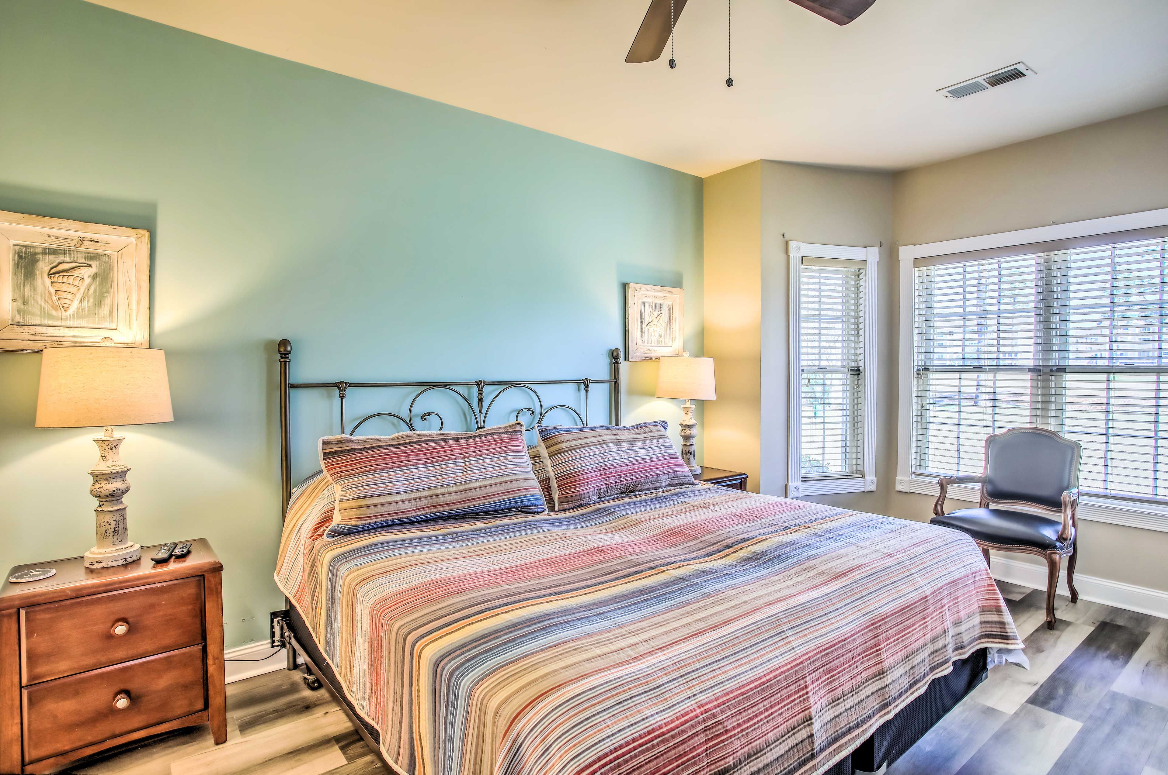 Bedroom 1 | King Bed | Linens & Towels | Smart TV | Full En-Suite Bathroom