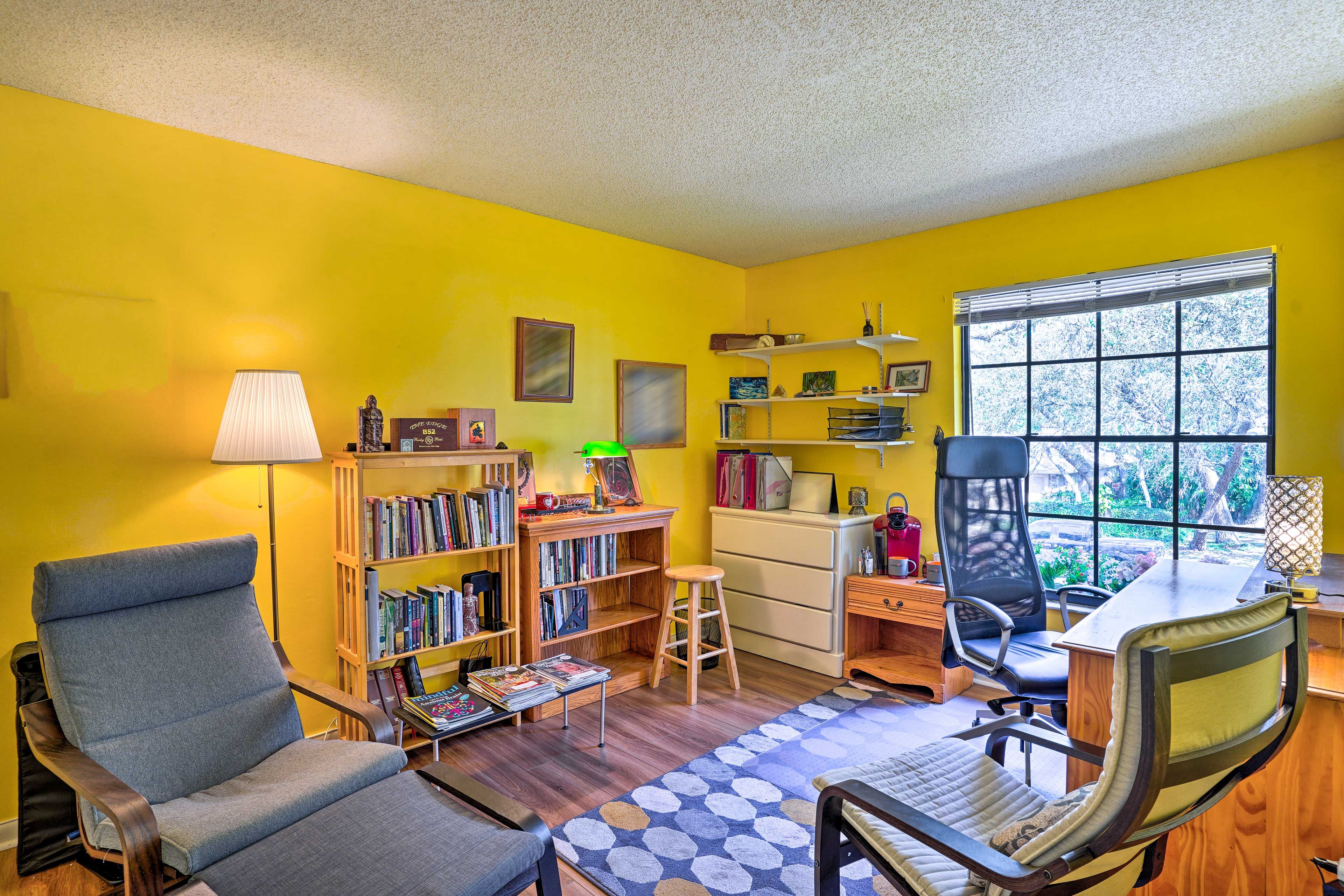 Home Office | Free WiFi