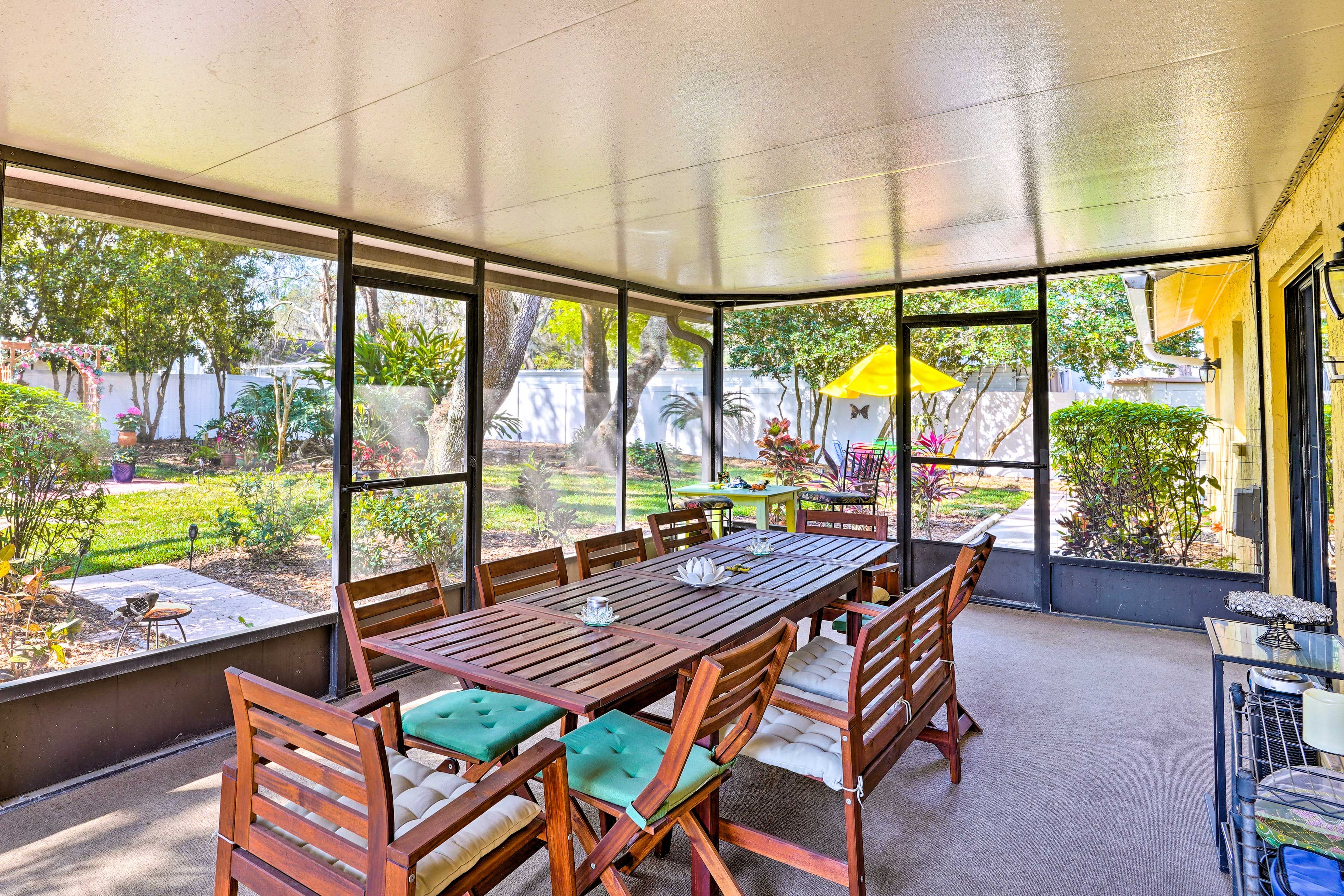 Screened-In Porch