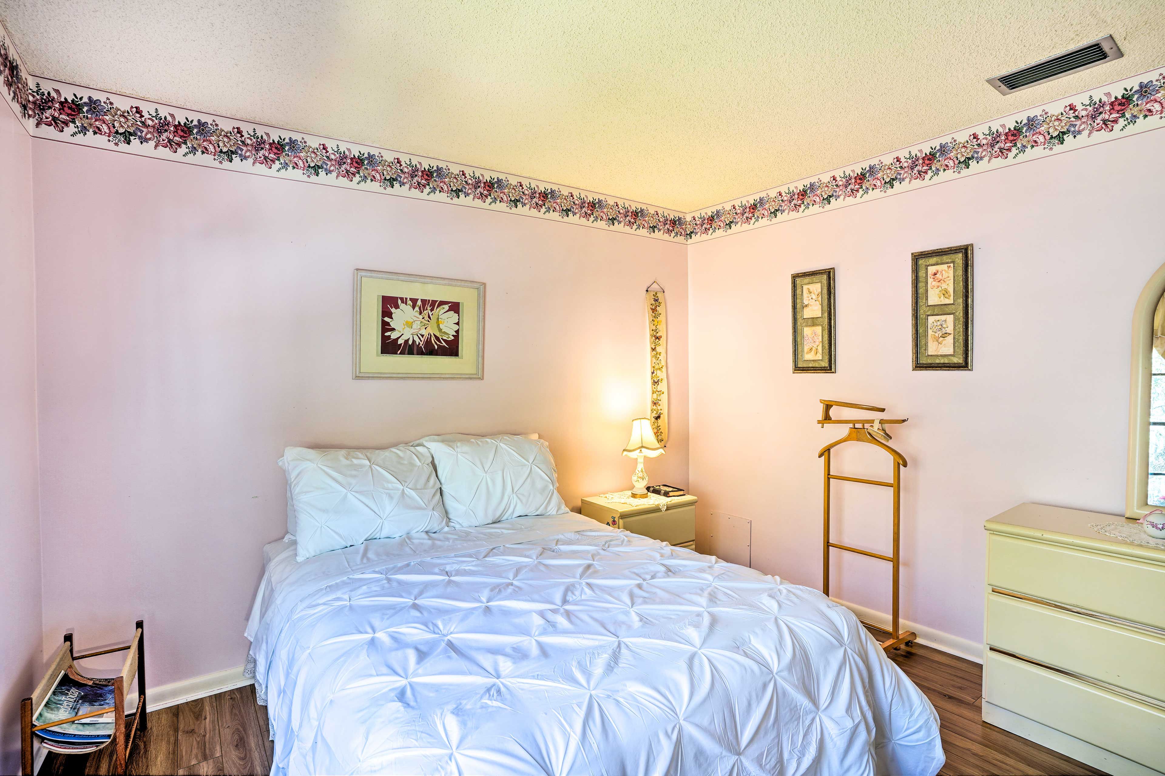 Bedroom 2 | Full Bed | Linens Provided