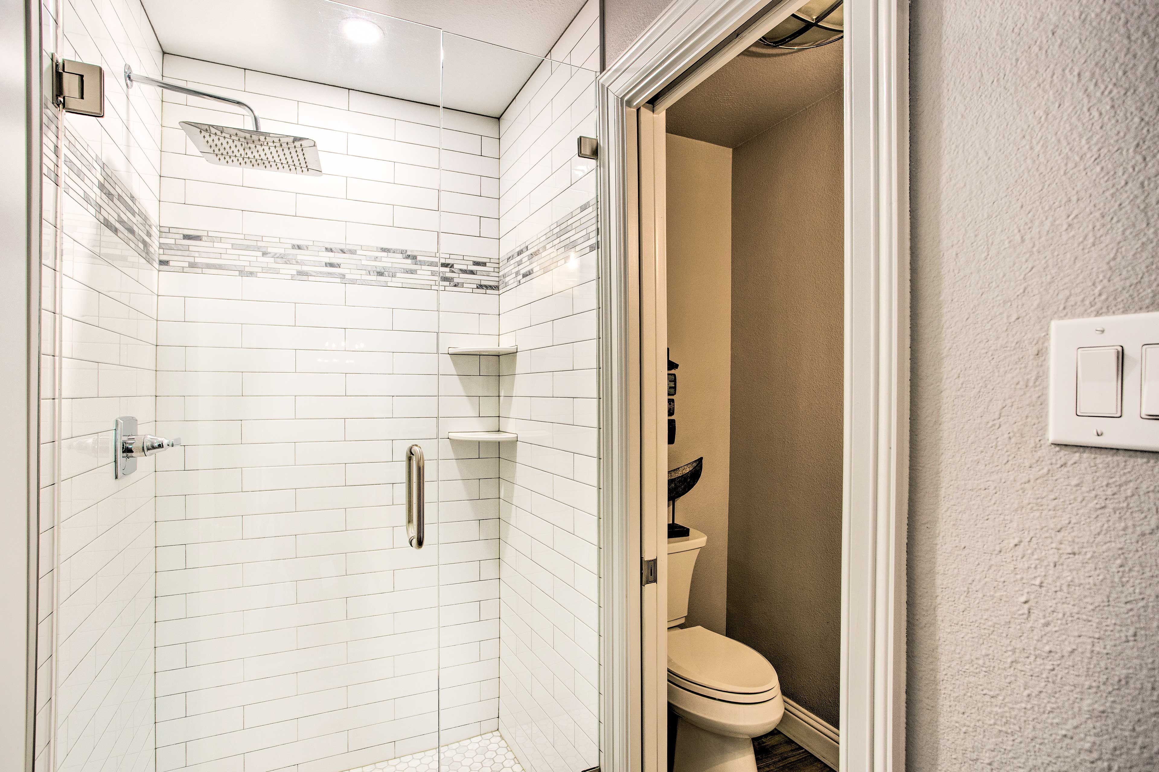 Full Bathroom | Hair Dryer | Iron & Board | Main Level
