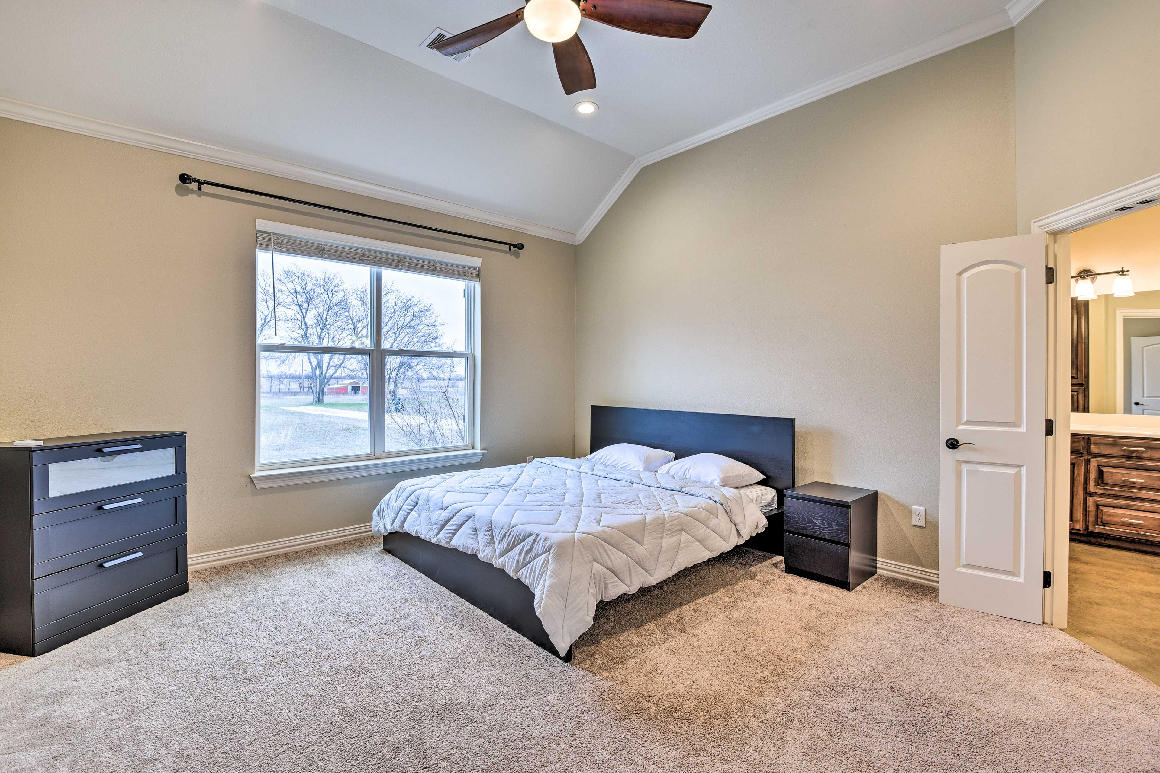 Bedroom Suite | King Bed | Linens Provided