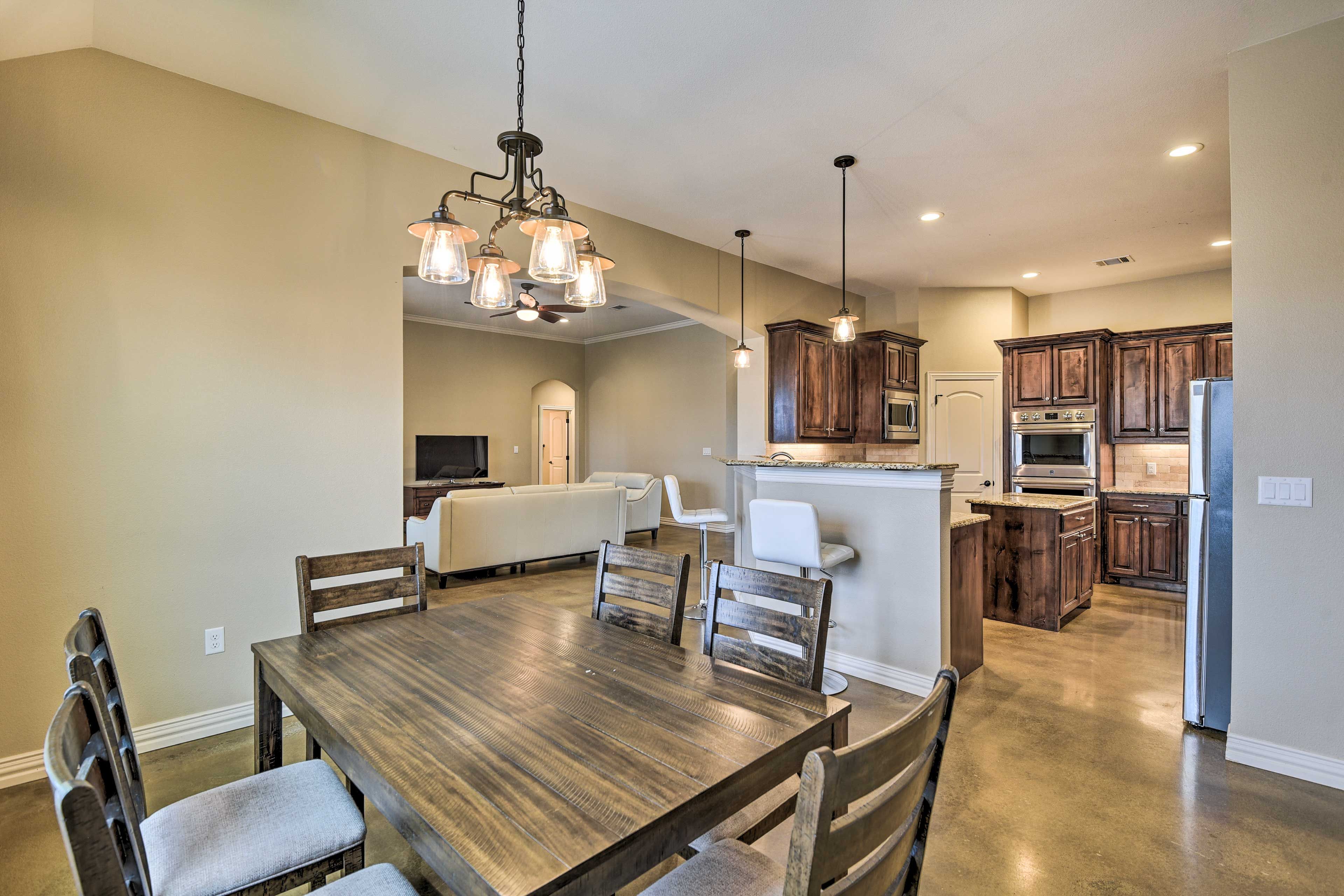 Dining Room | Dishware & Flatware Provided