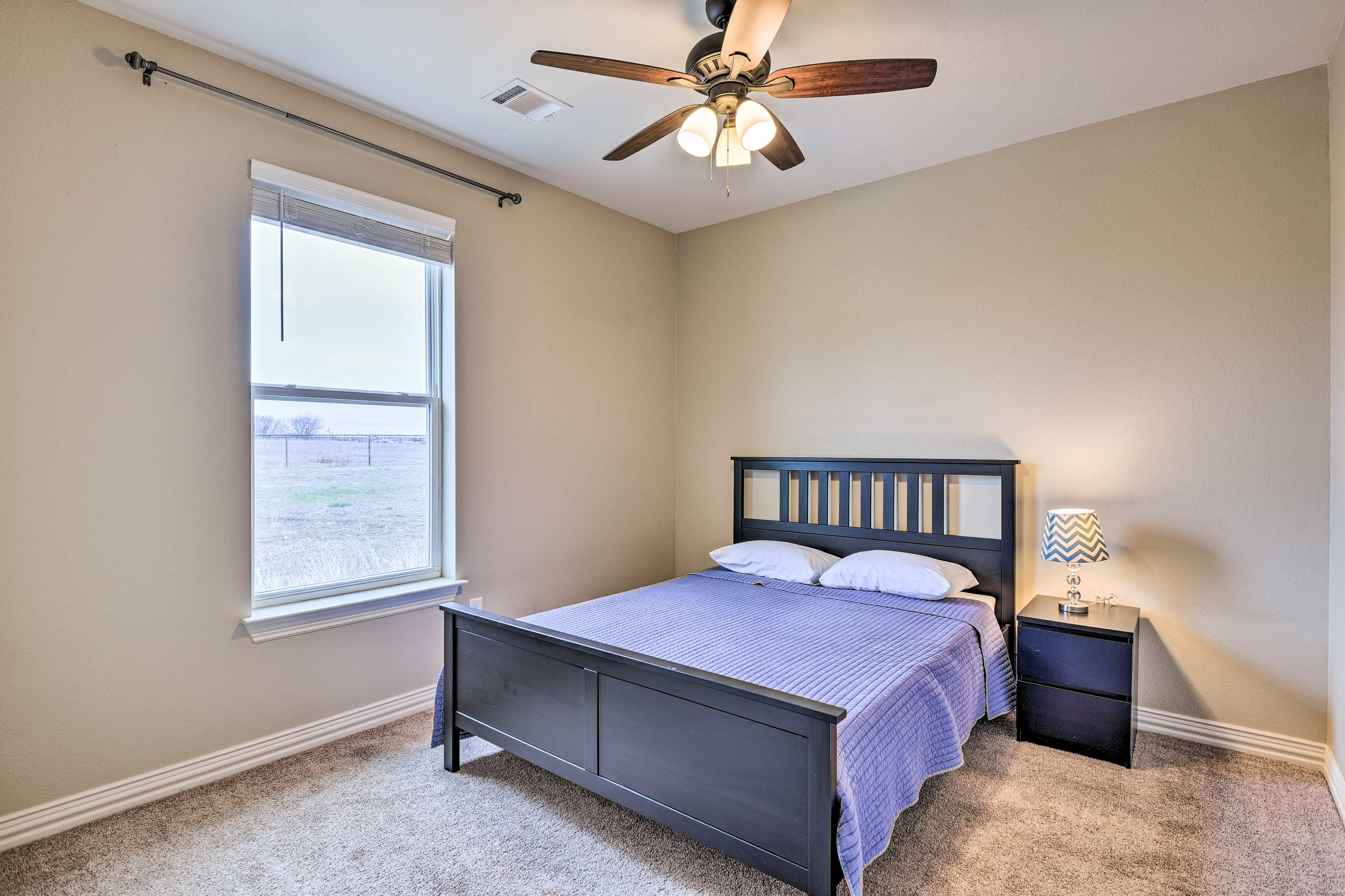 Bedroom 2 | Queen Bed