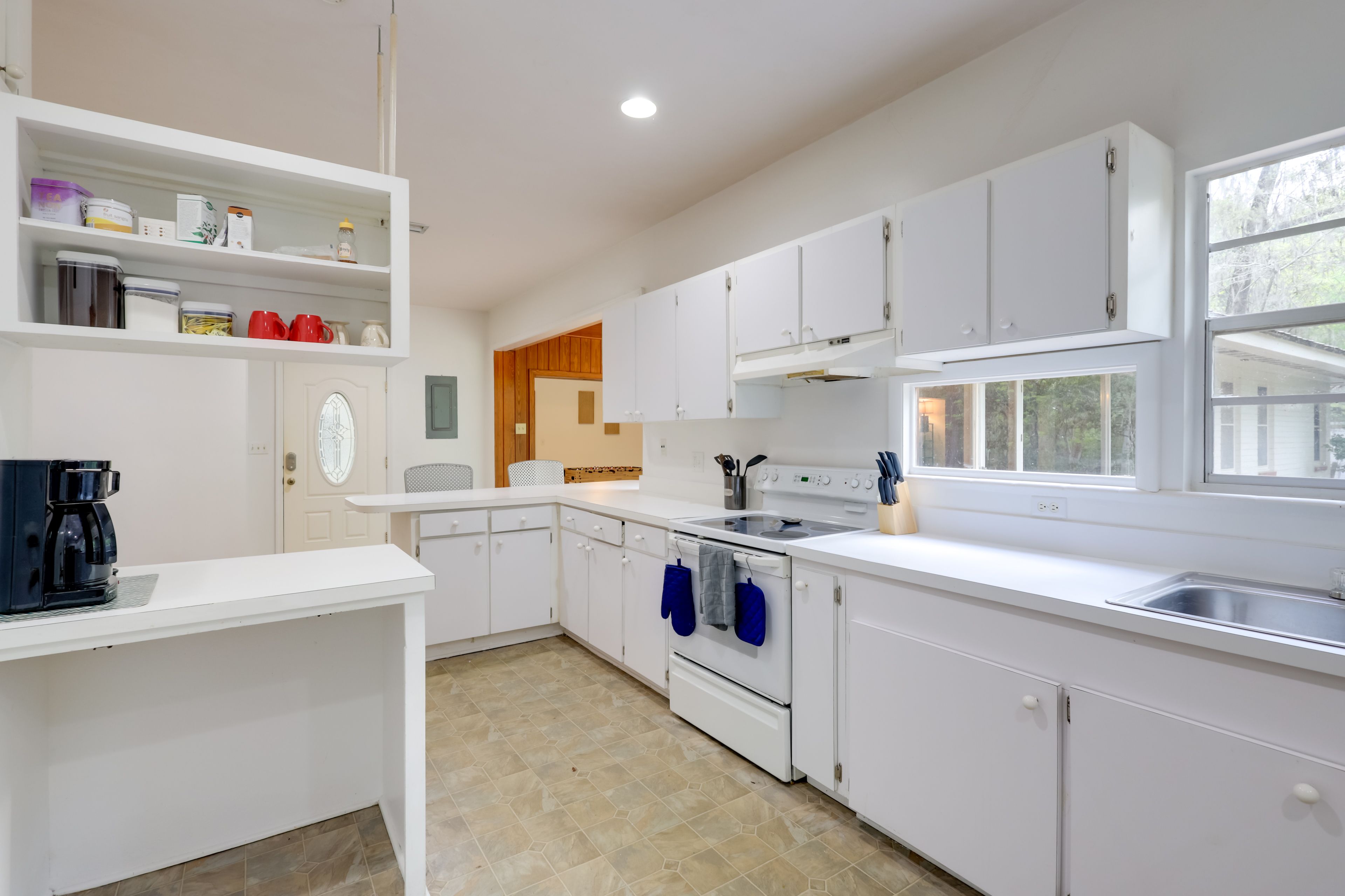 Kitchen | Toaster | Toaster Oven | Trash Bags | Paper Towels