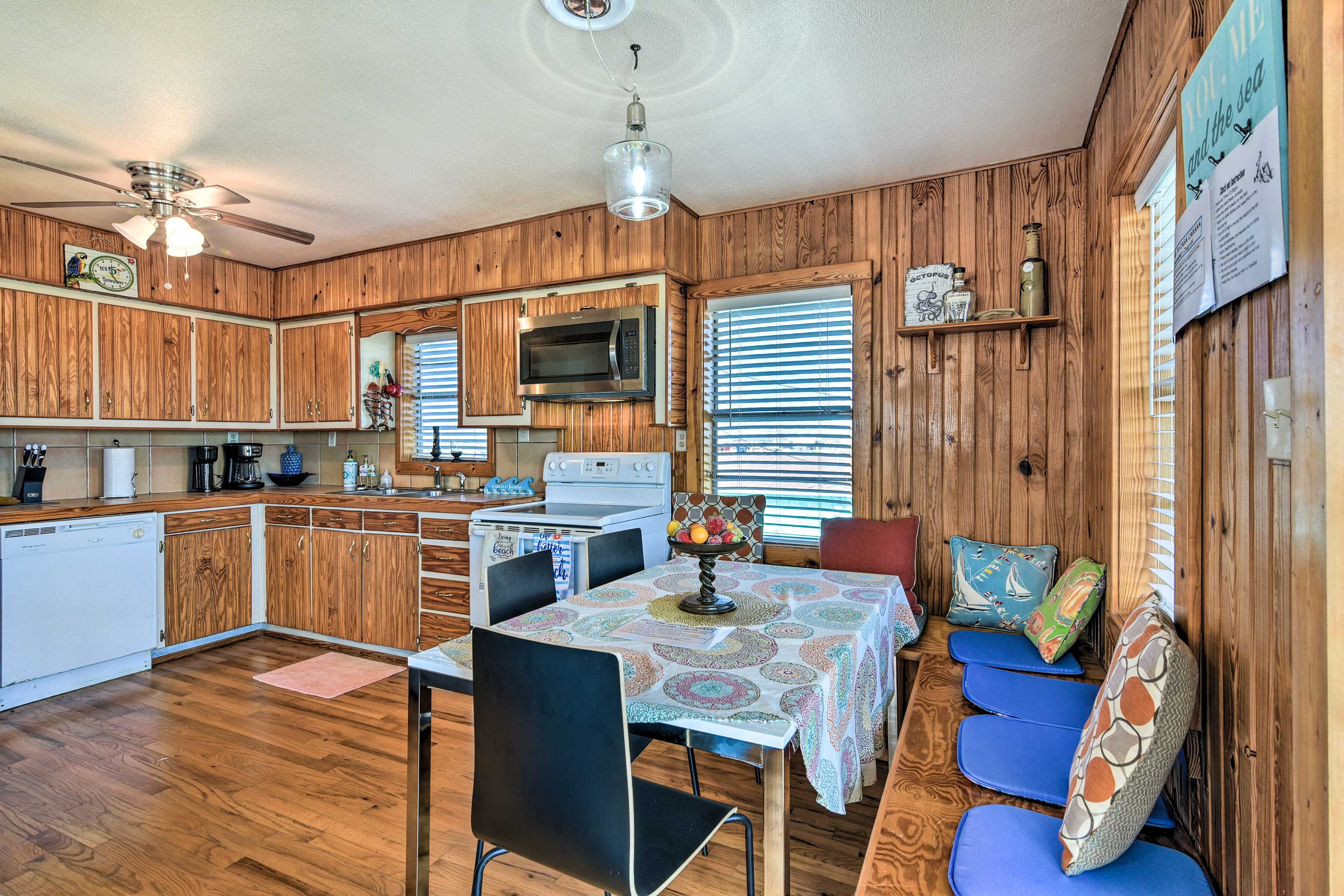 Dining Area | Dishware & Flatware