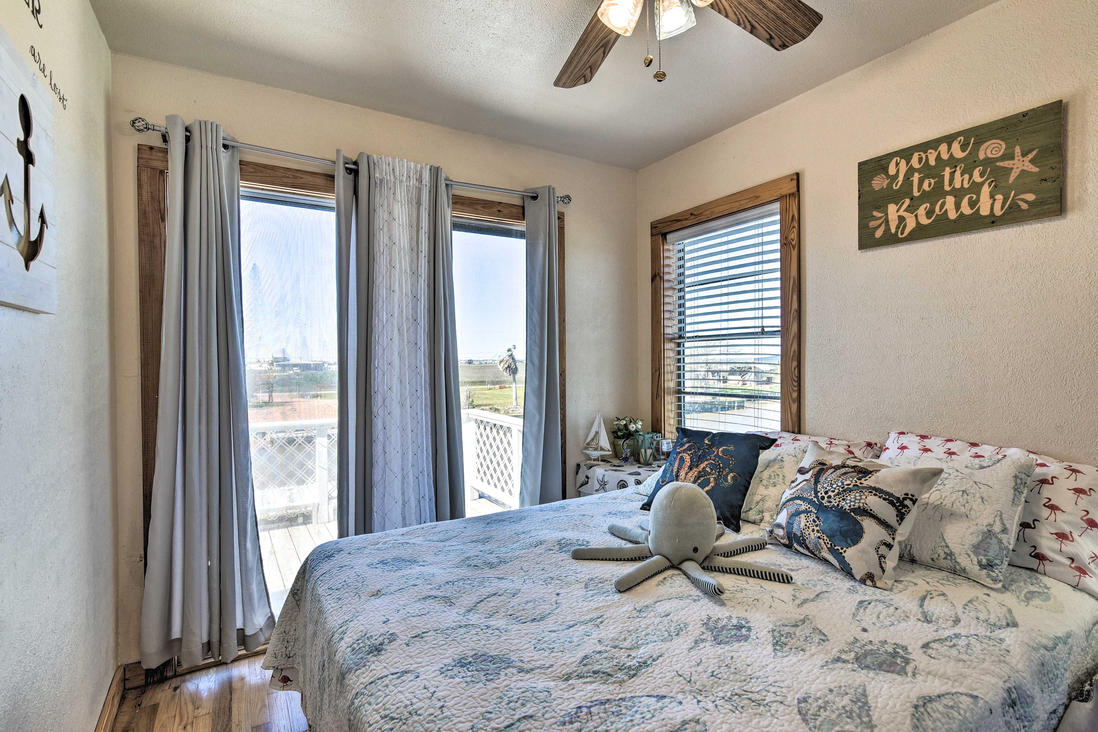 Bedroom 2 | Queen Bed