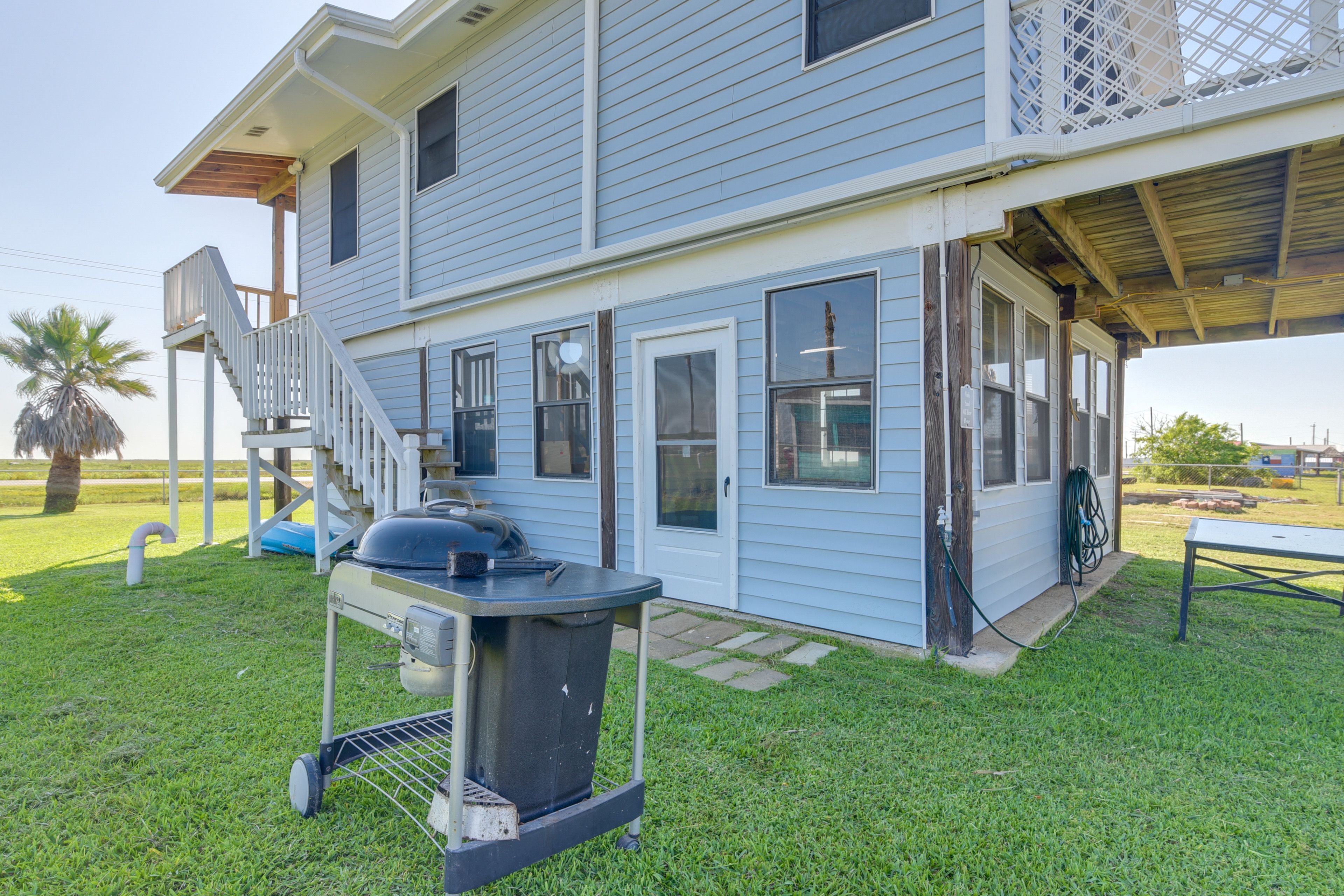 Yard Area | Private Dock