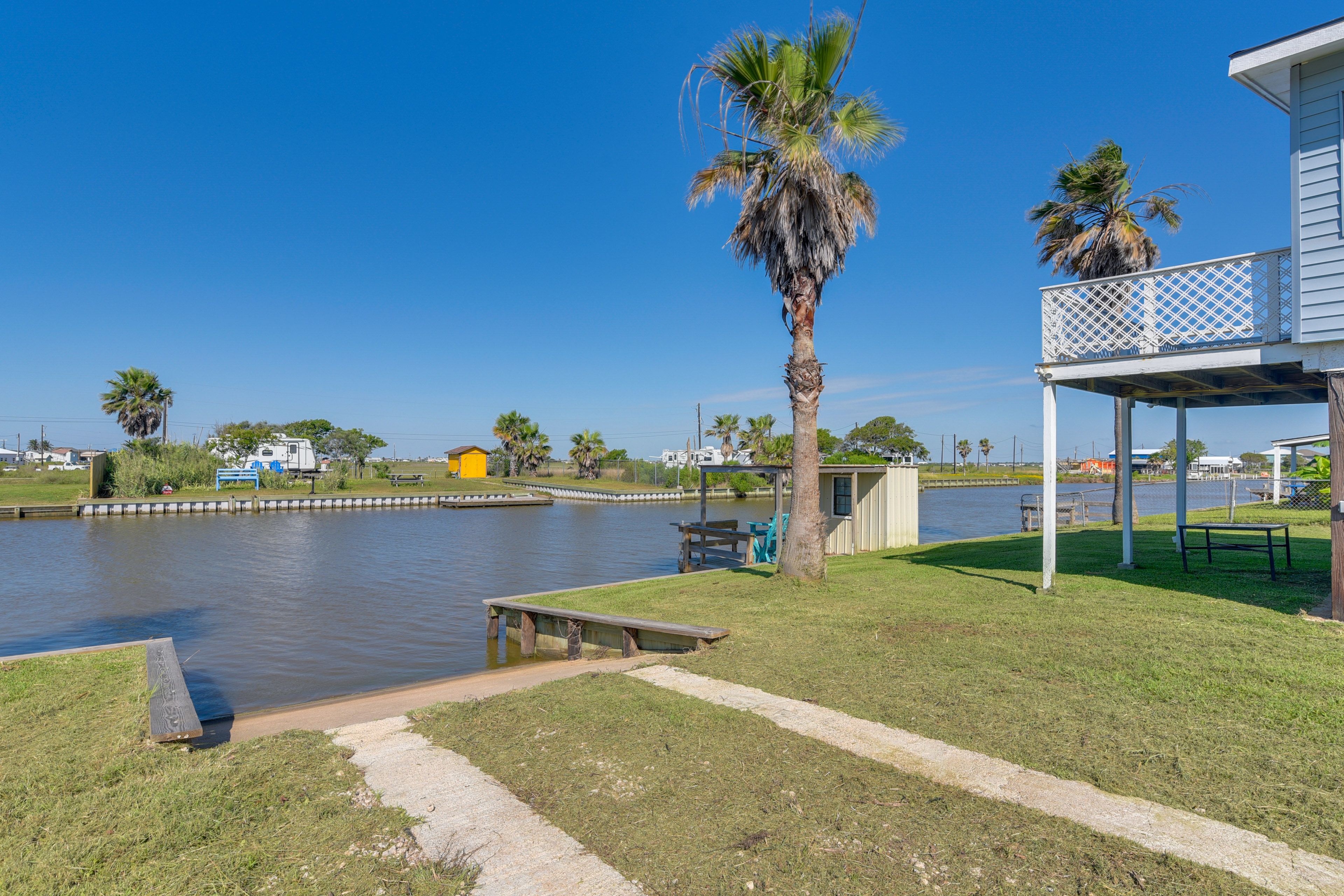 Sargent Vacation Rental | 2BR | 2BA | 1,050 Sq Ft | Stairs to Access