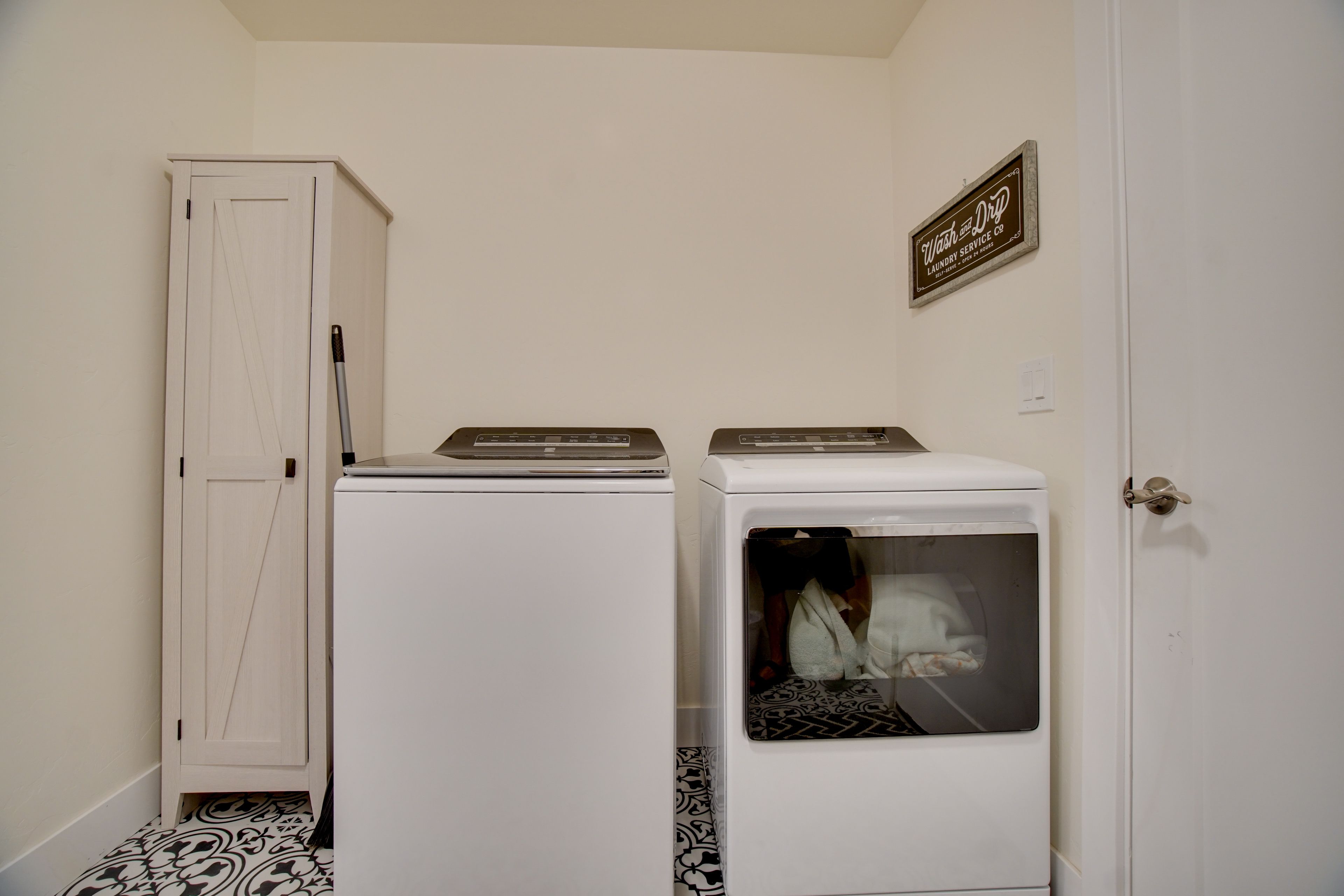 Laundry Room | Detergent Provided