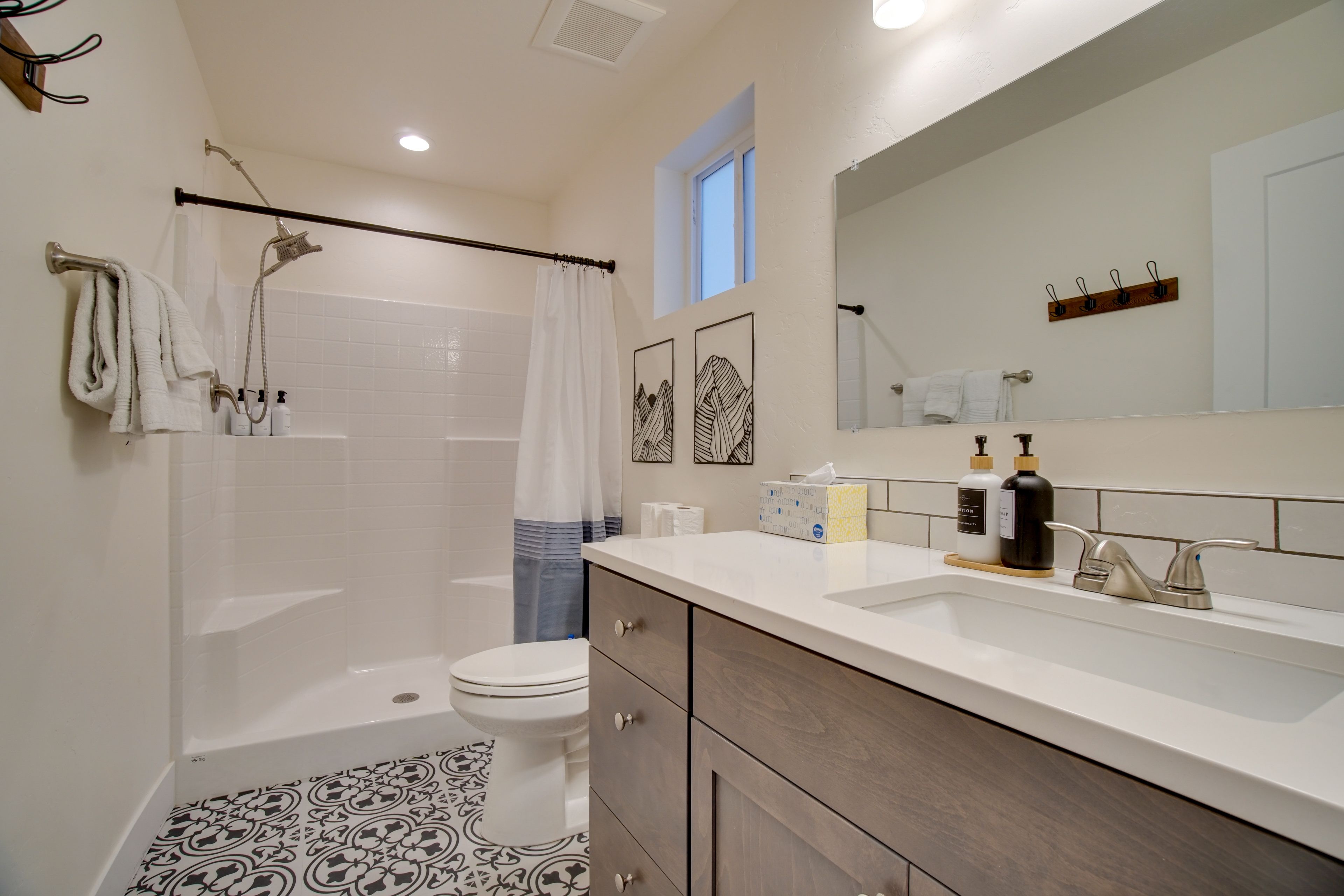En-Suite Bathroom | Complimentary Toiletries | Towels Provided