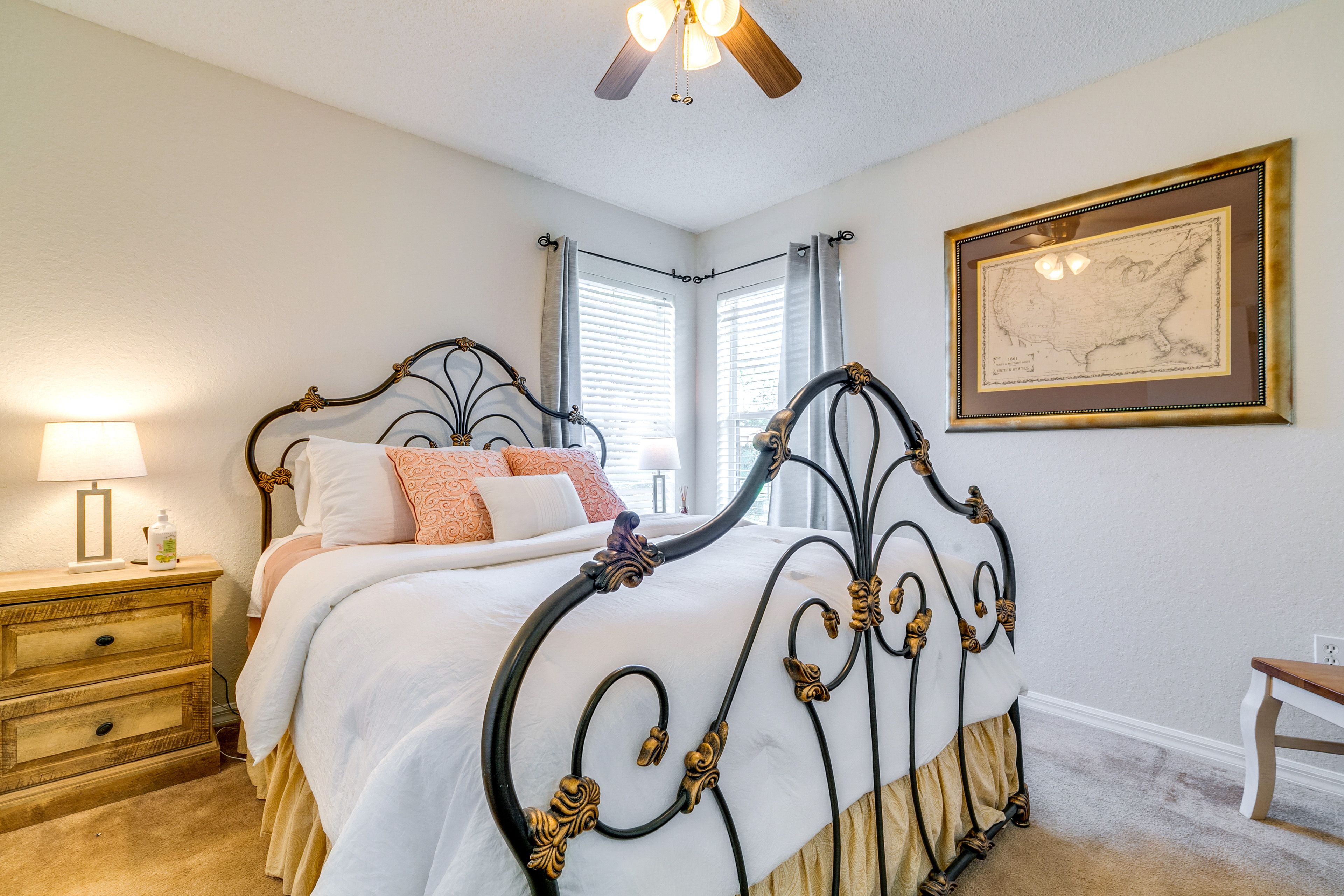 Bedroom 2 | Queen Bed