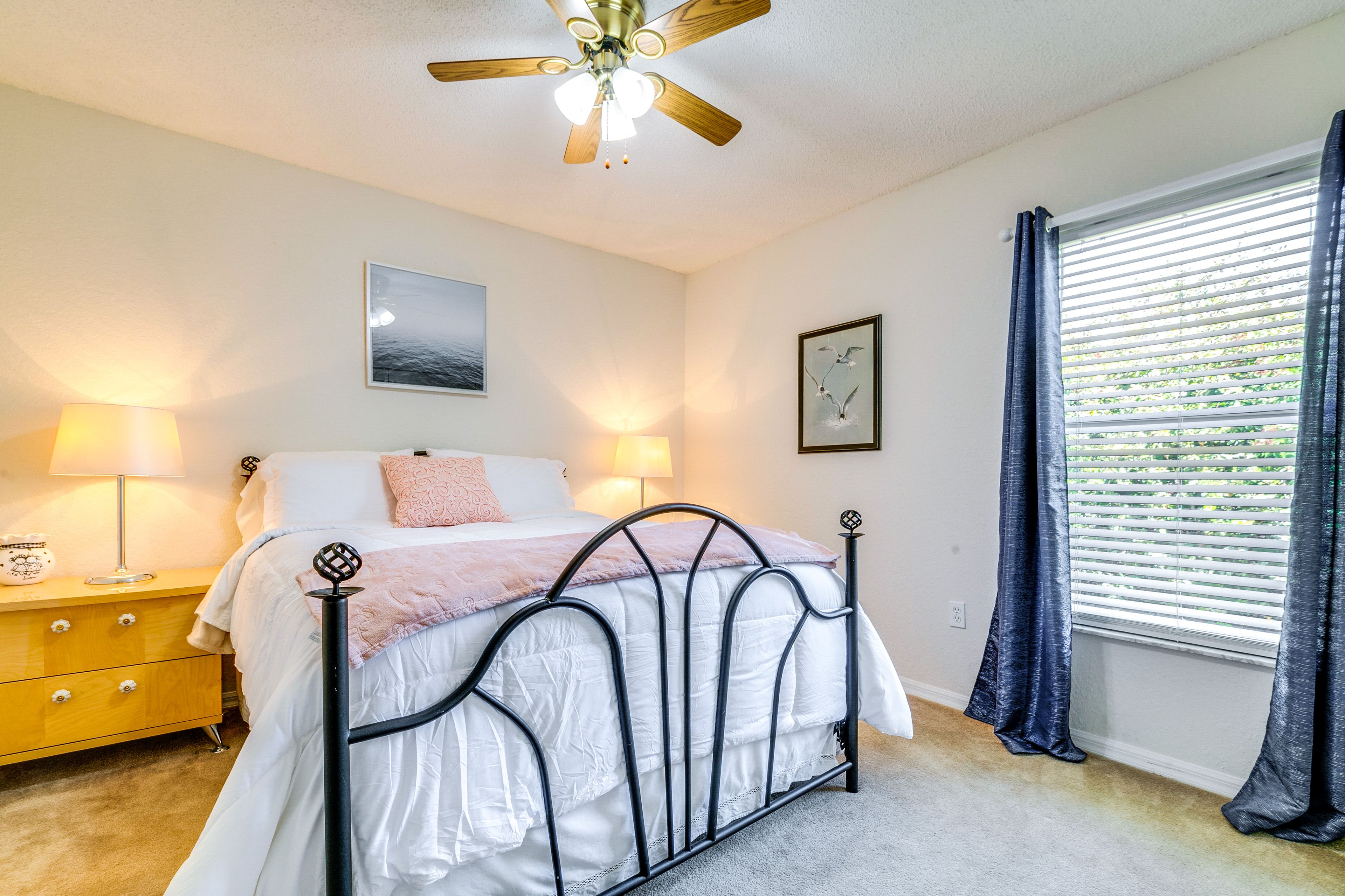 Bedroom 3 | Queen Bed