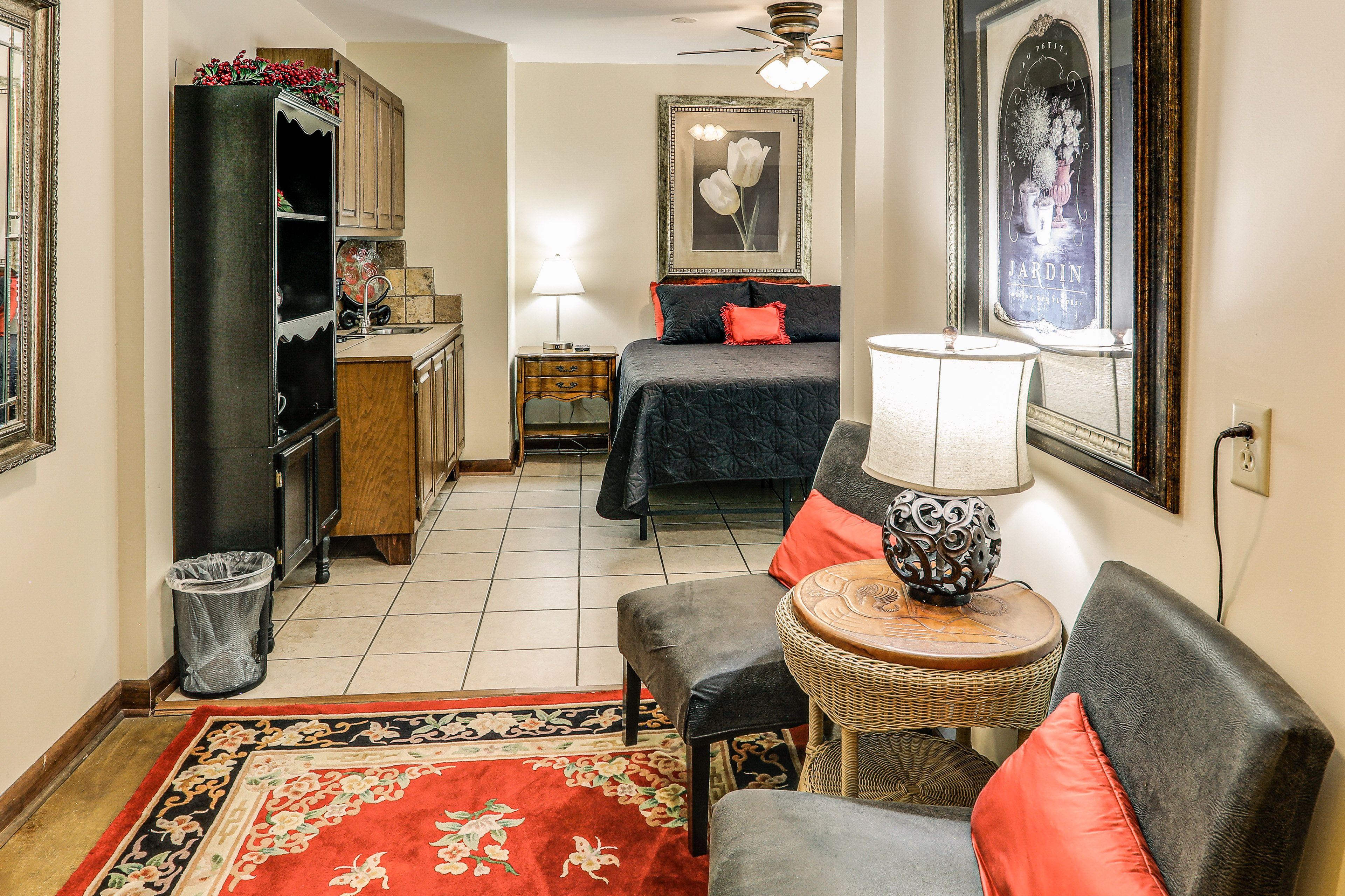 Bedroom 2 | Queen Bed | Main Floor