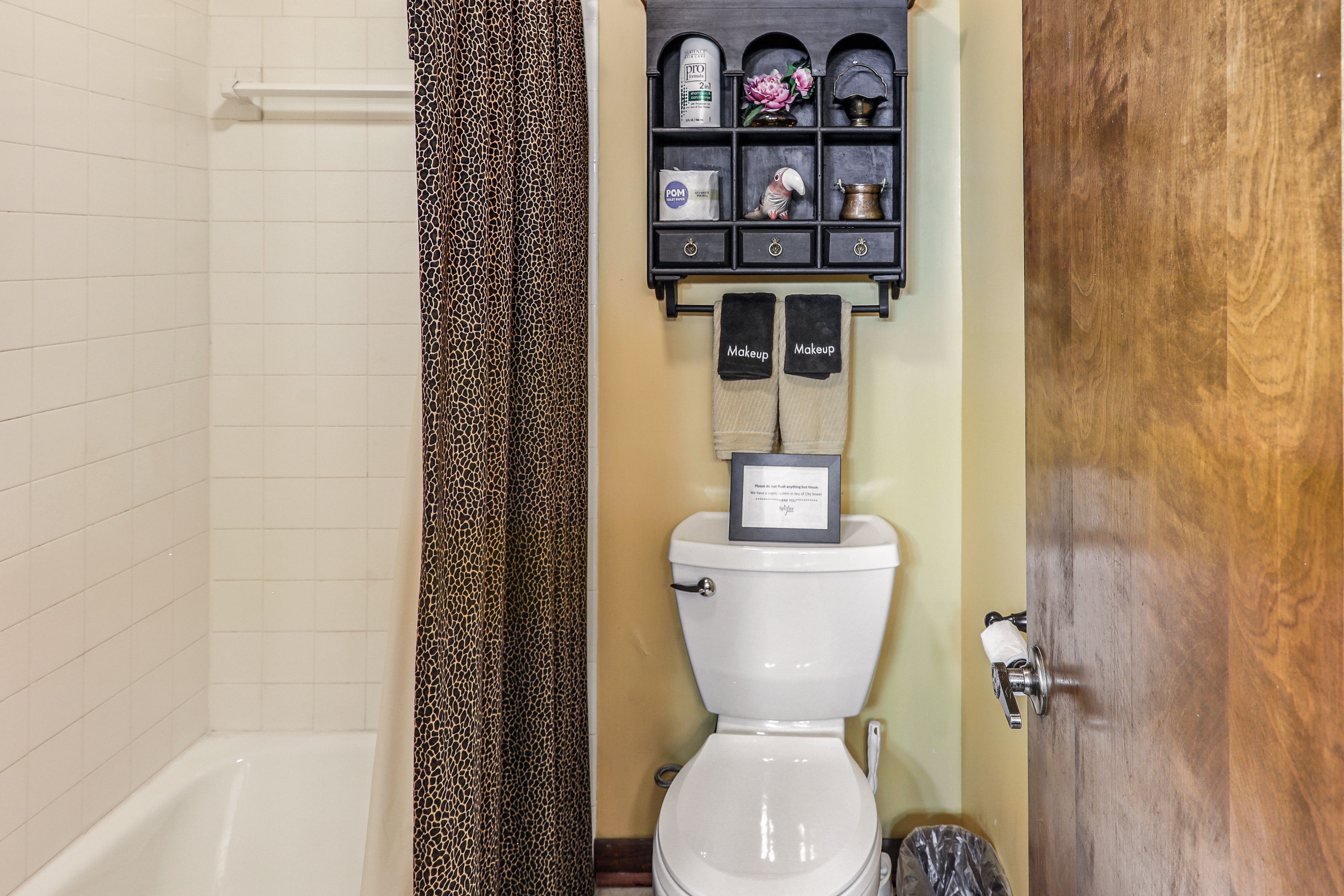 Full Bathroom | Upper Floor
