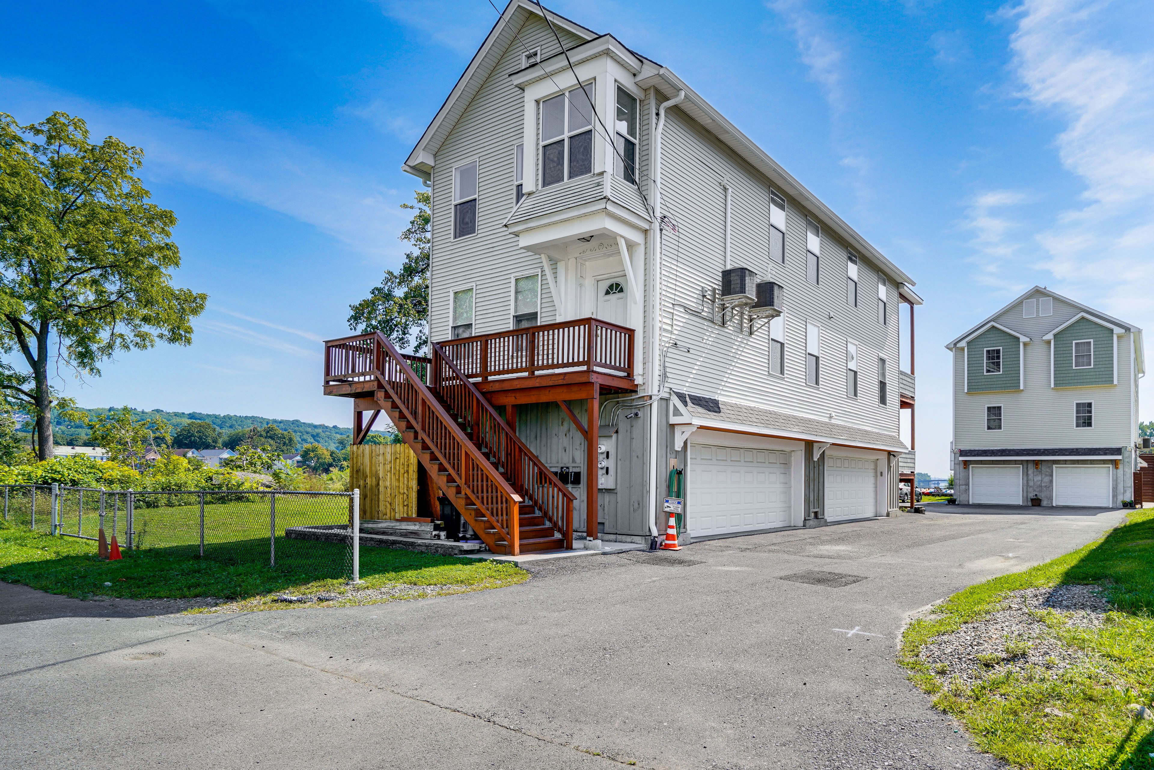 Exterior | Parking | Driveway (2 Vehicles)