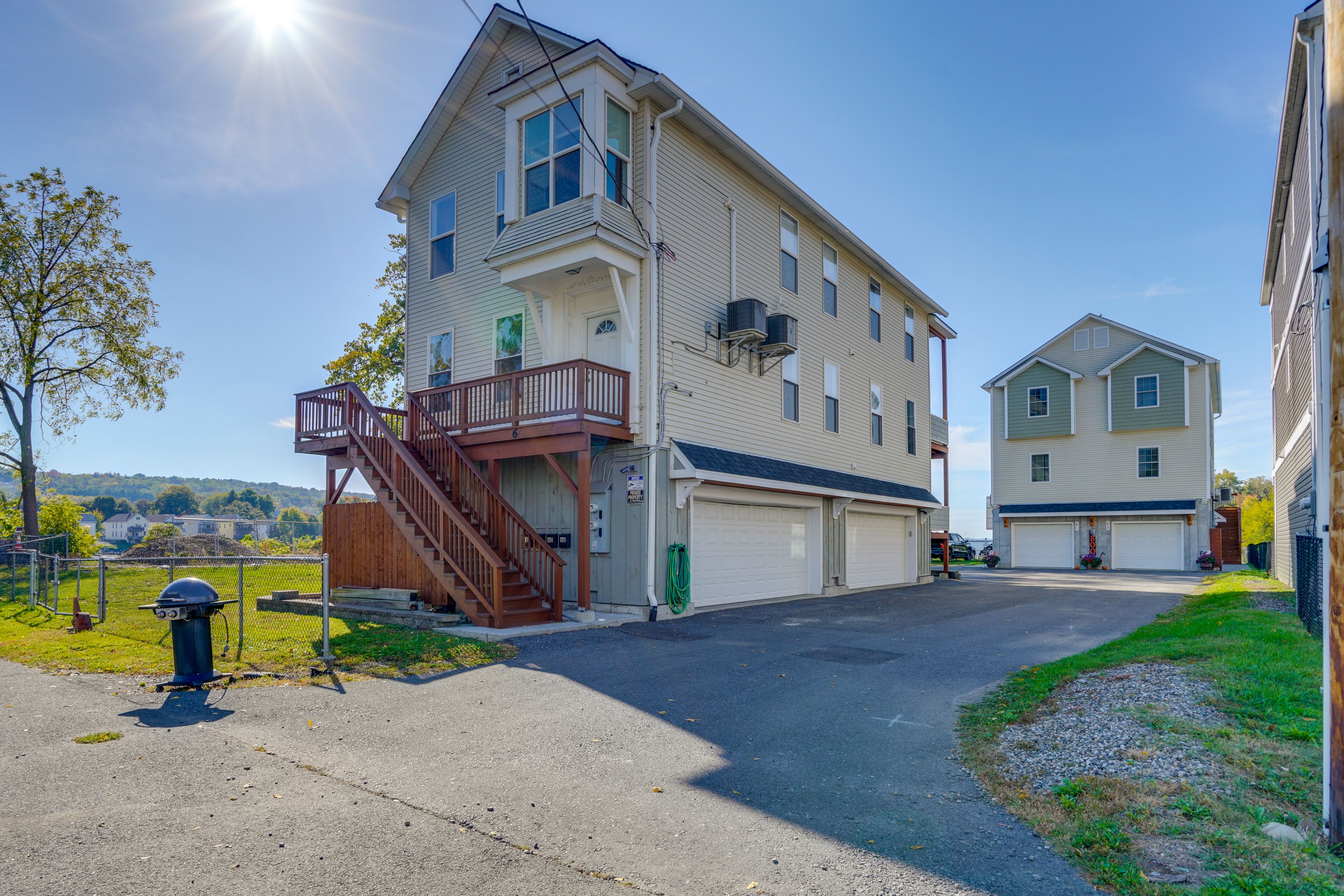 Exterior | Parking | Driveway (2 Vehicles)