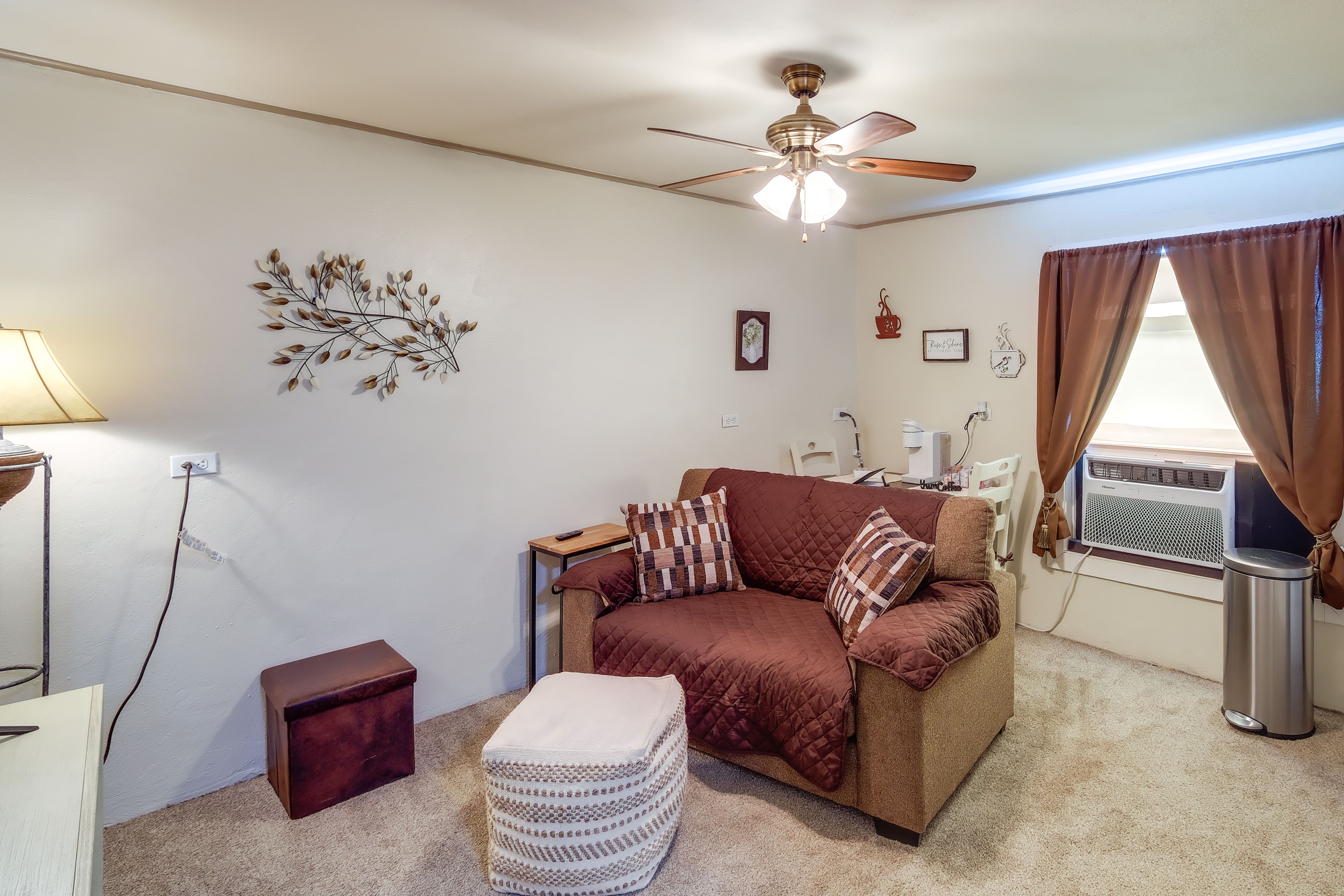 Living Room | Free WiFi | Window A/C Unit | Smart TV