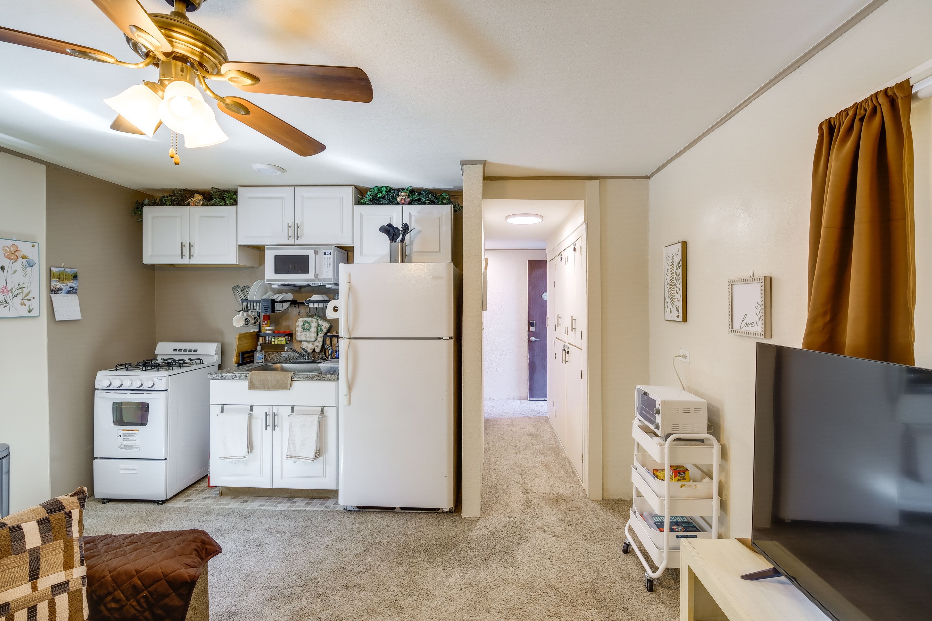 Kitchen | Toaster Oven | Keurig | Complimentary Coffee
