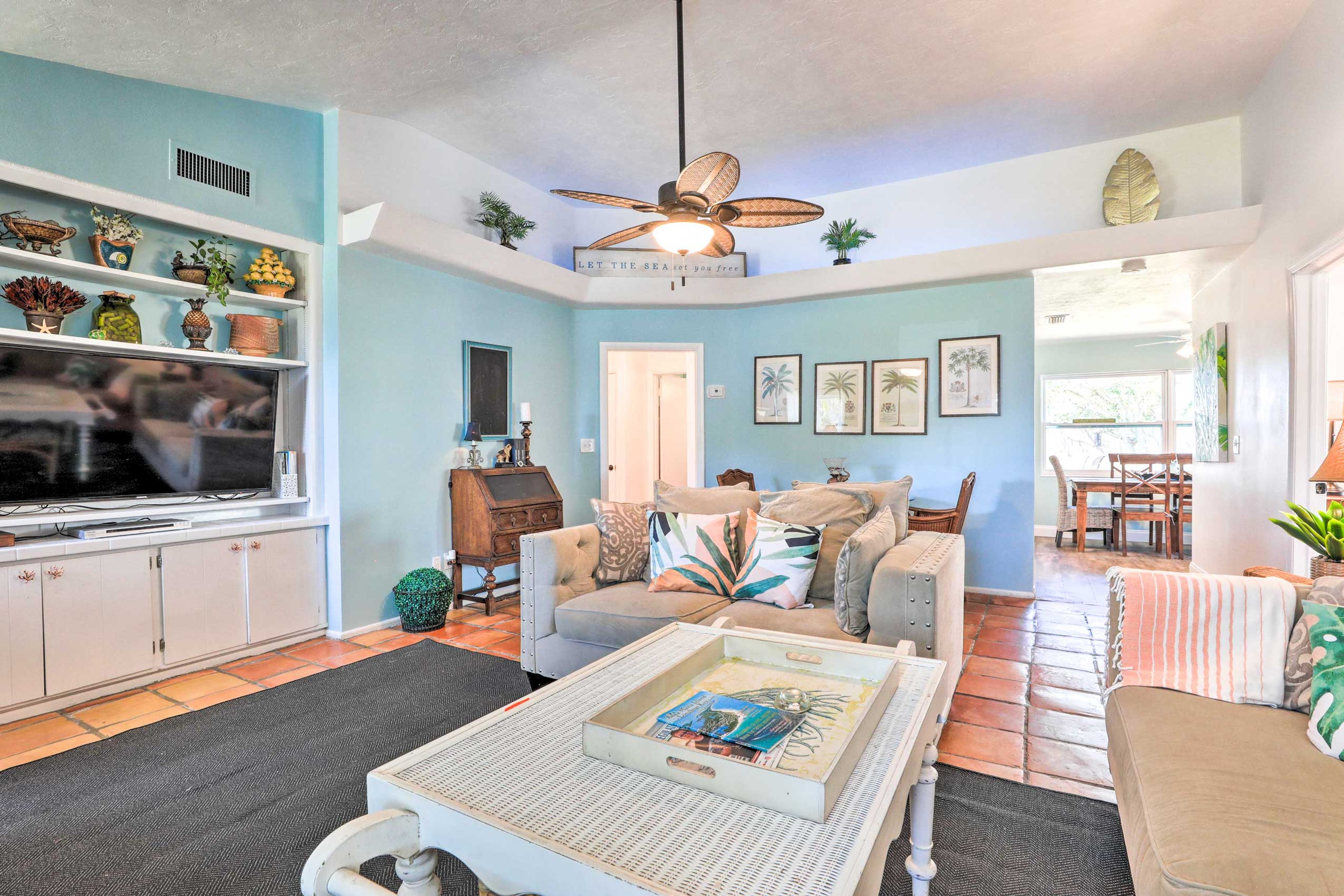 Living Room | Smart TV