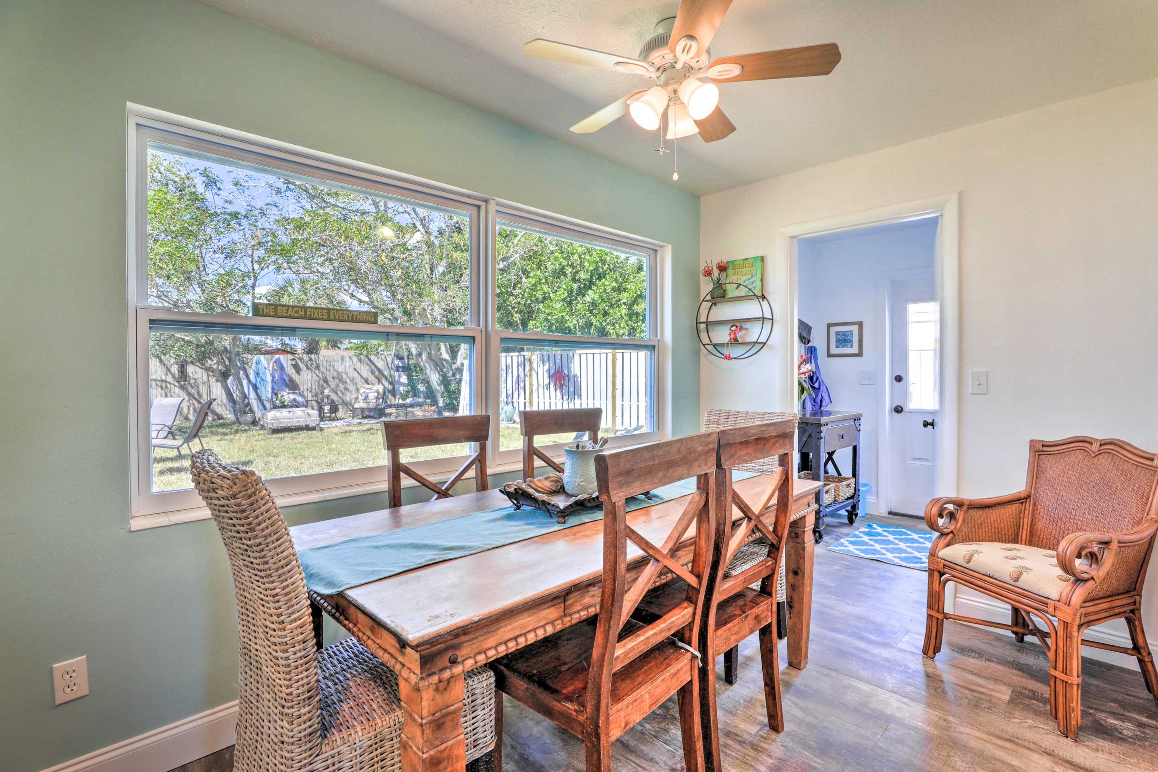 Dining Area | Central A/C | Free WiFi