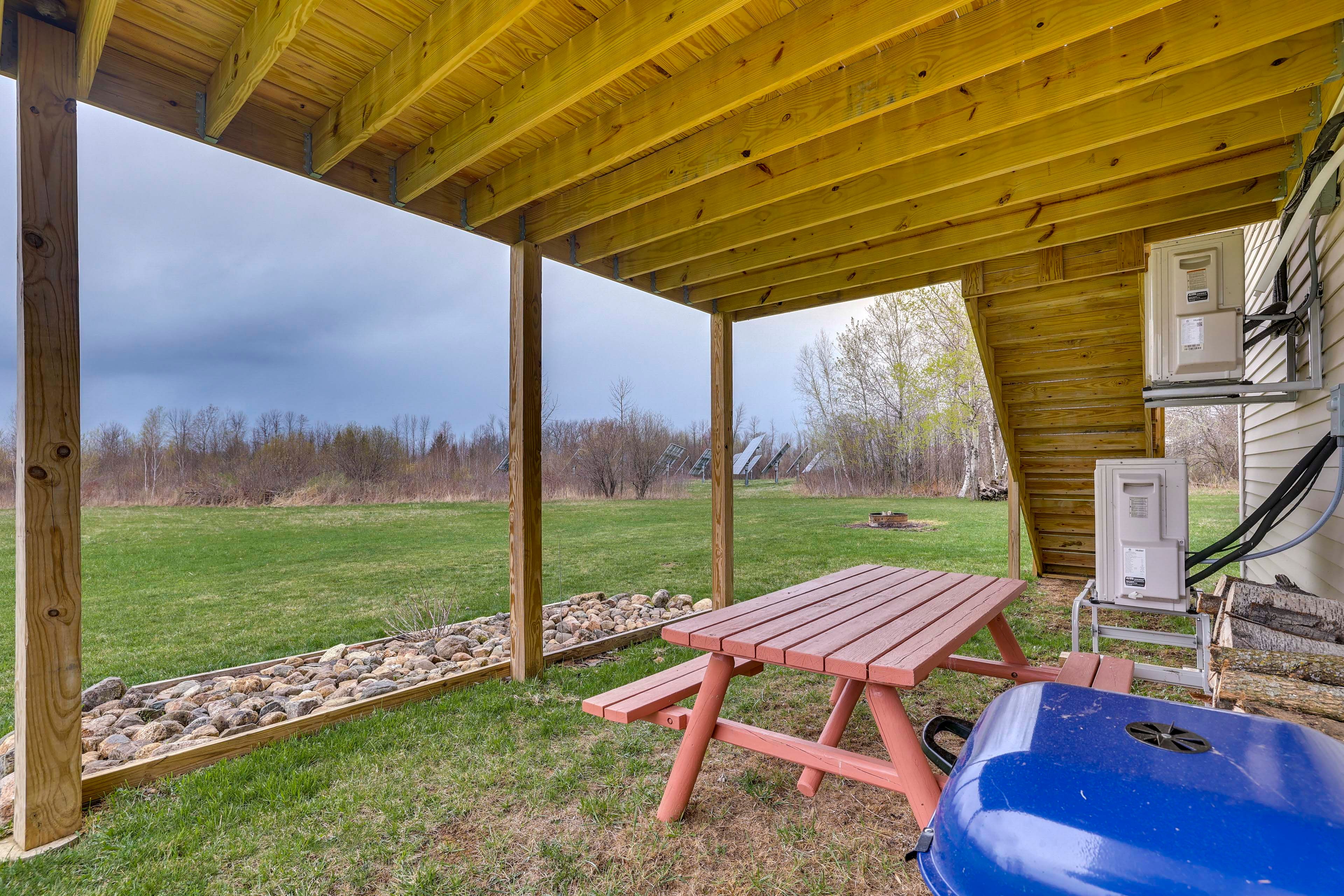Picnic Area | Charcoal Grill