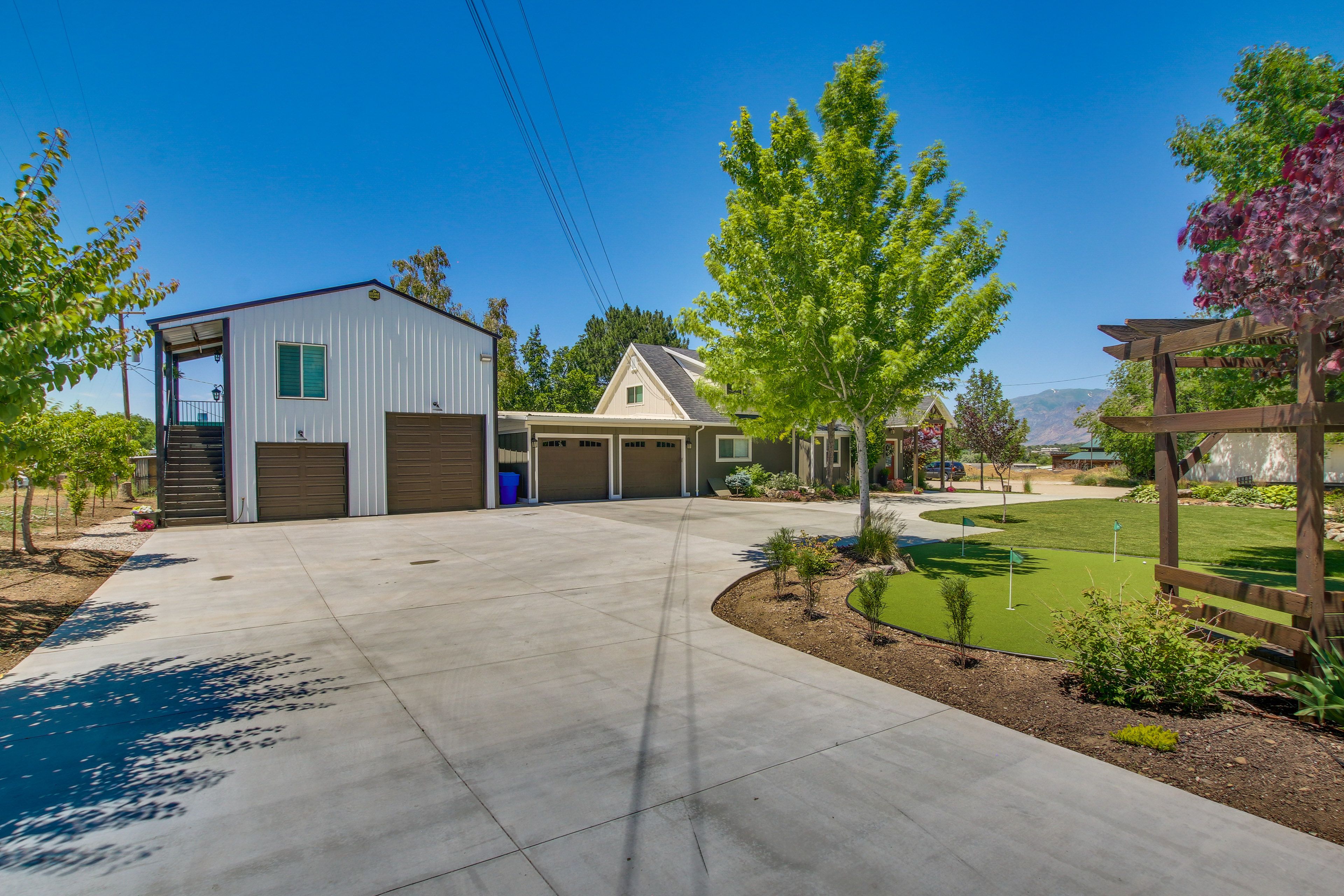 Property Exterior | Driveway (2 Vehicles) | Free Street Parking