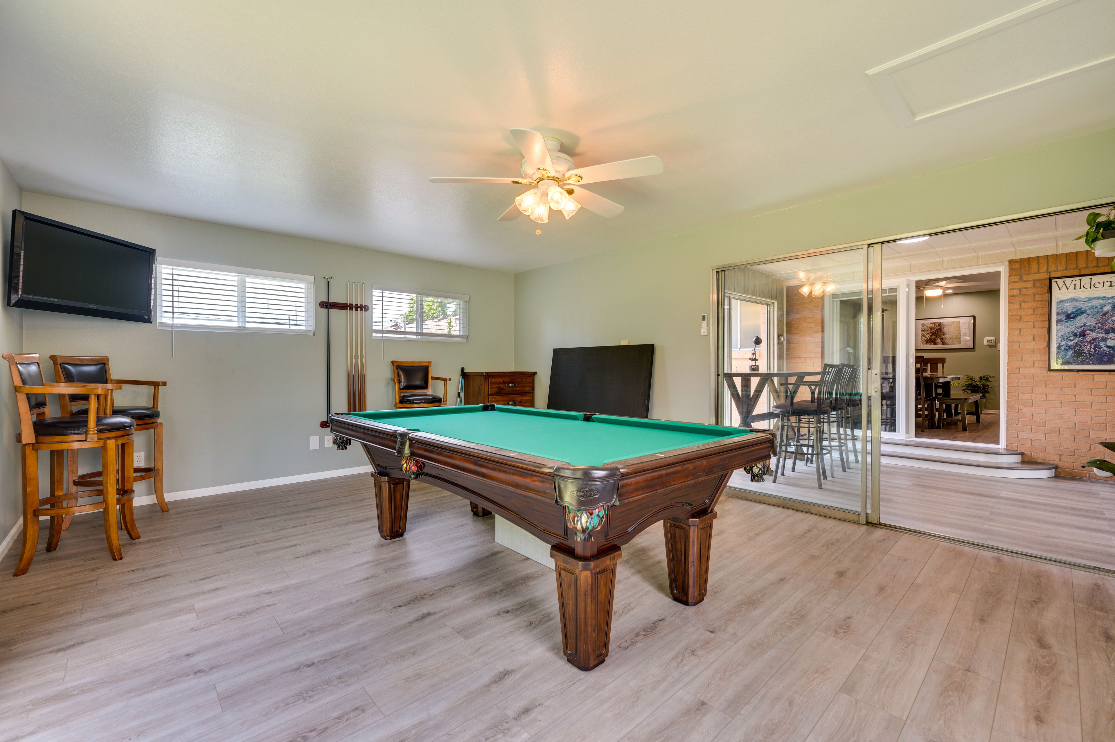 Game Room | Pool Table | Poker Table | Central A/C & Heating