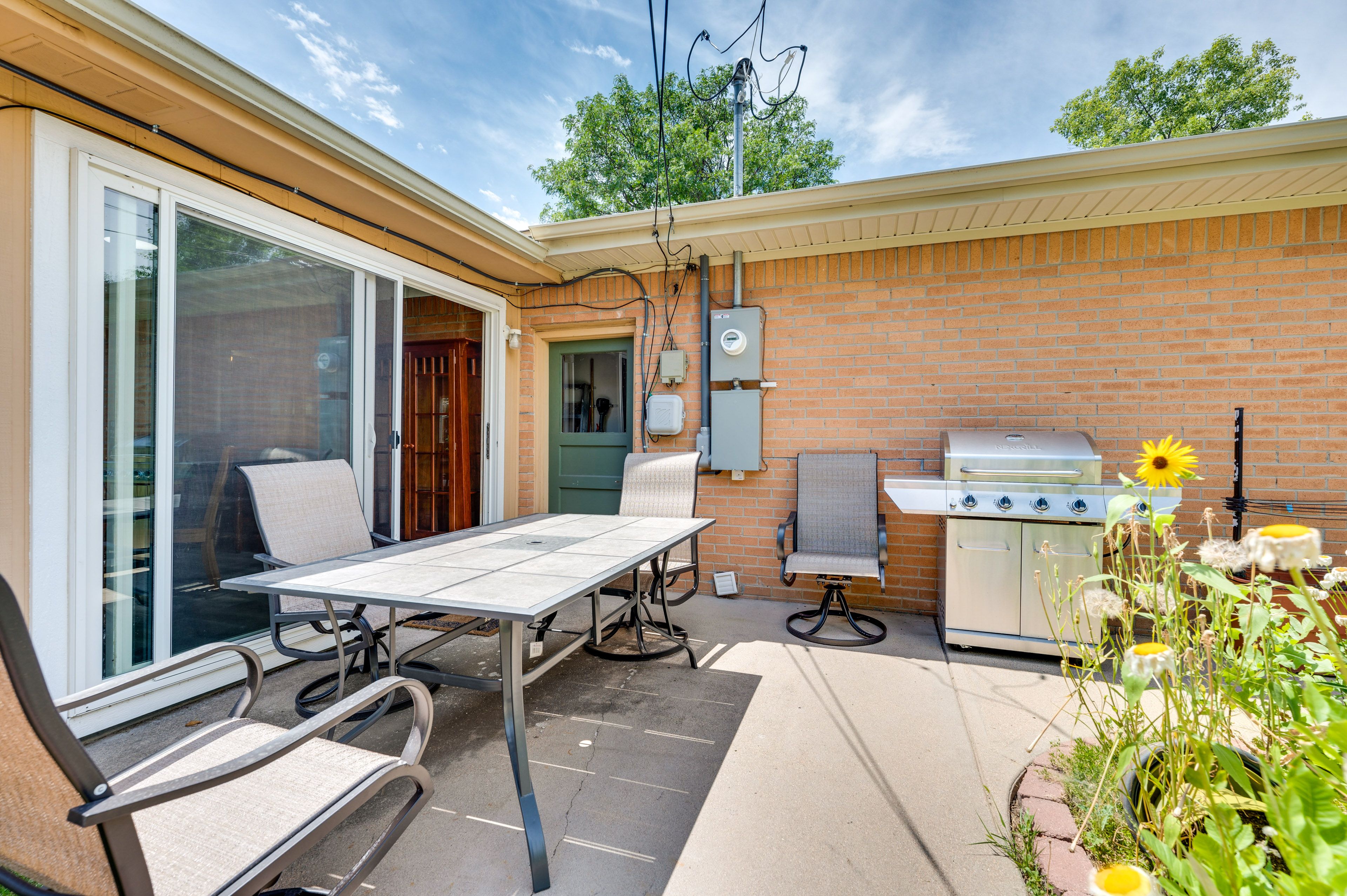 Patio | Outdoor Dining