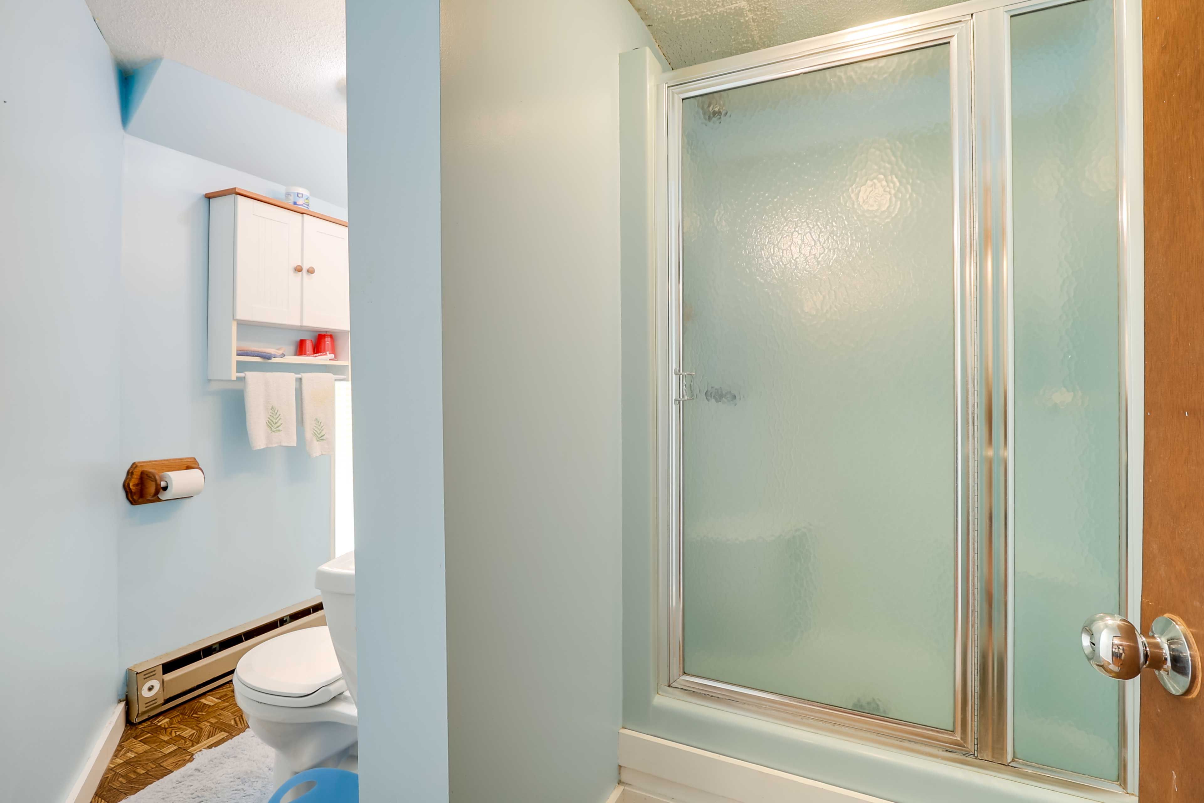 Full Bathroom | 1st Floor