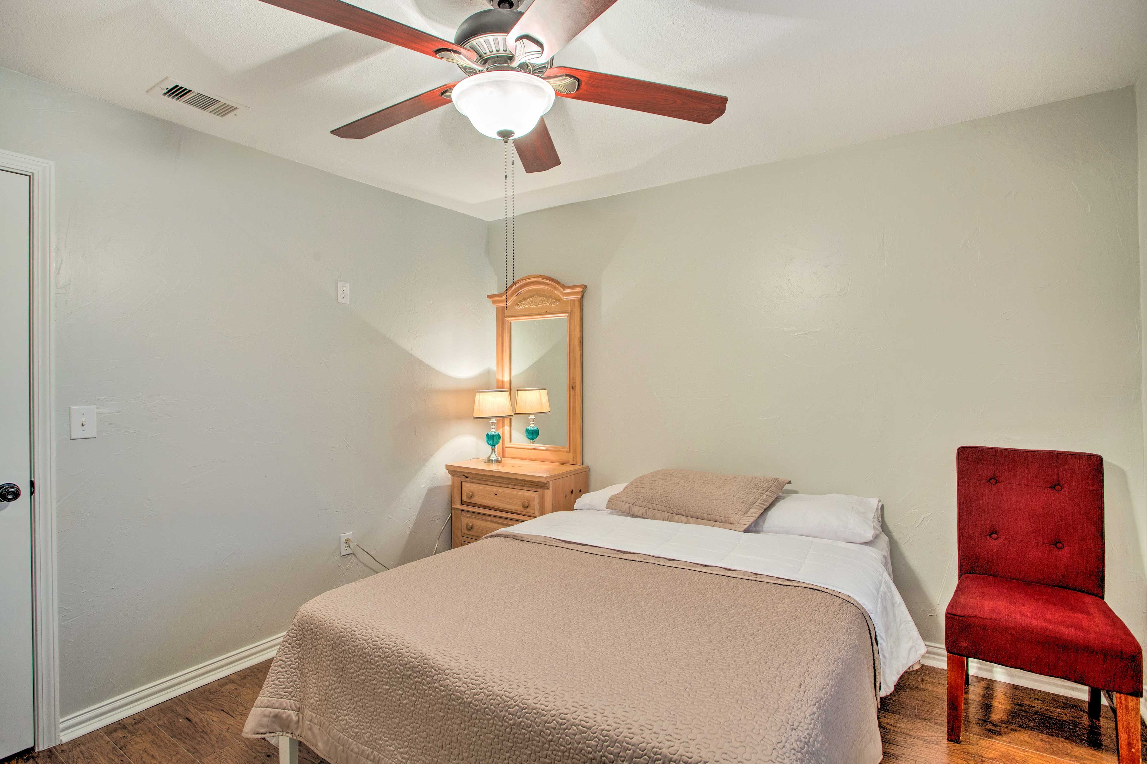 Bedroom 4 | Queen Bed